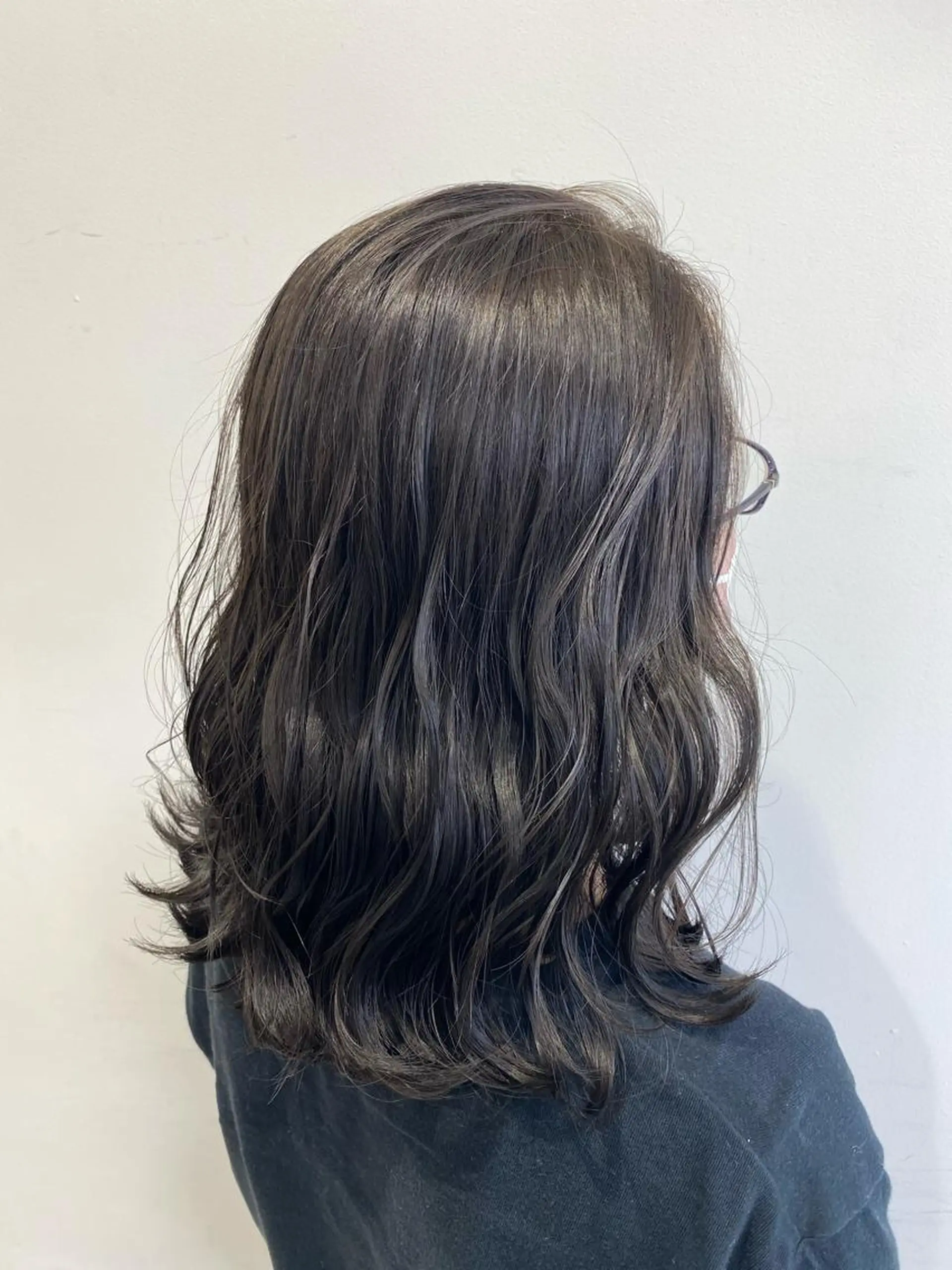 ミディアム カット ヘアカラー トリートメント 小金丸 里沙のヘアスタイル