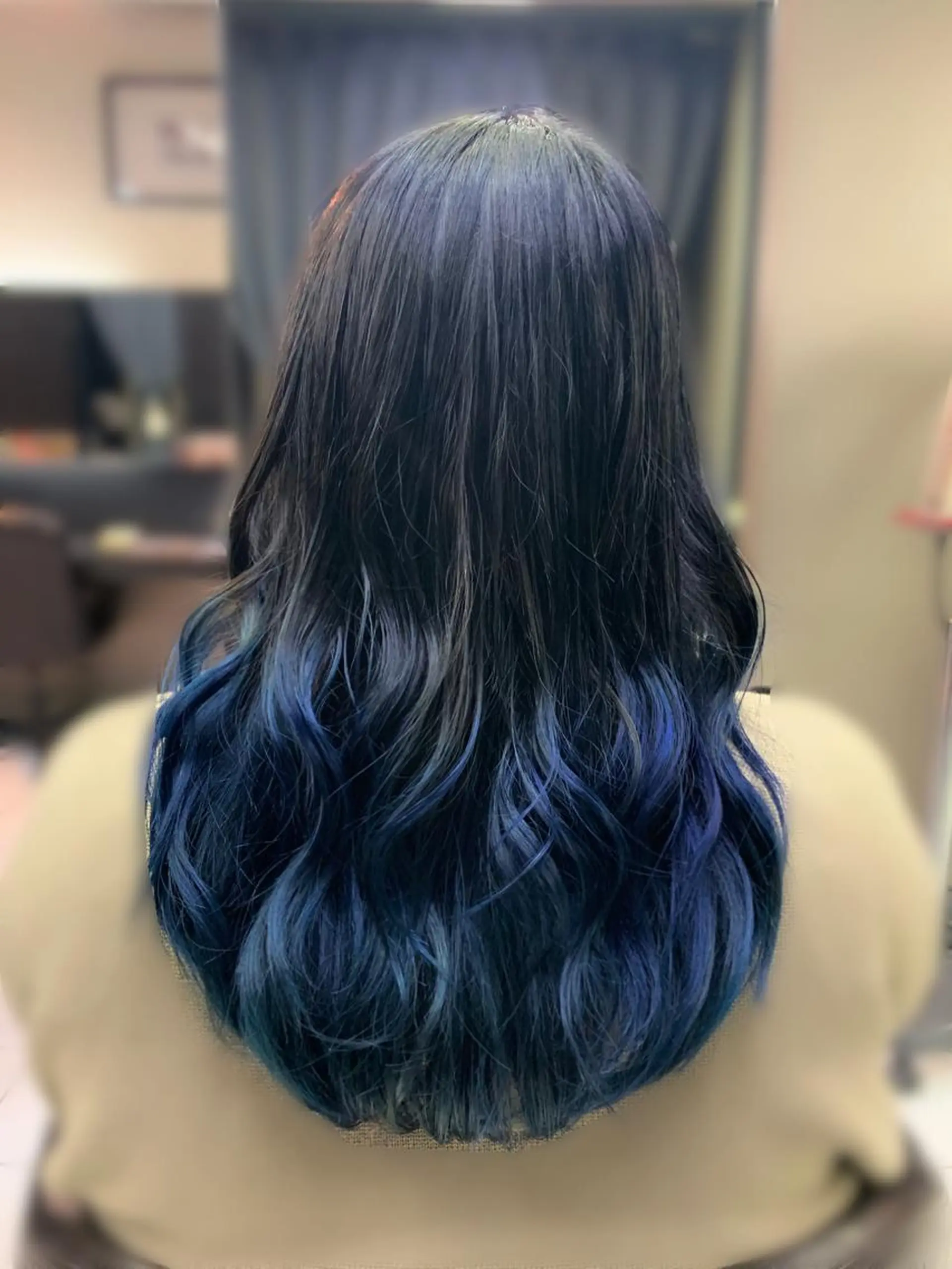ロング カラー ブルーカラー グラデーションカラー ヘアカラー トリートメント 🤍🐰菅原 麻里🐻‍❄️🤍のヘアスタイル