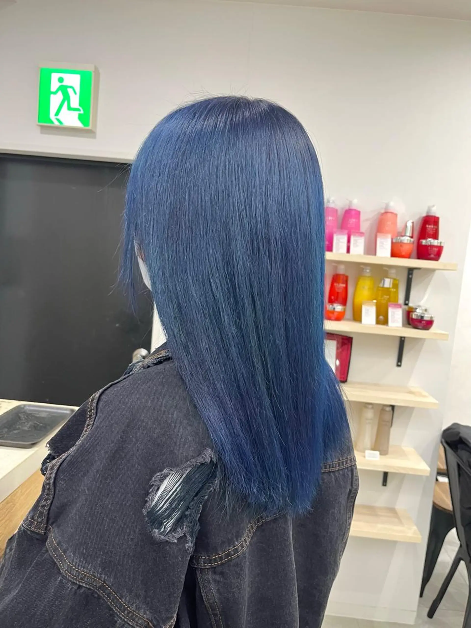 ロング カラー メンズ メンズブリーチ ブリーチ ブルーカラー ネイビーカラー カットモデル募集🐺 らいと💎のヘアスタイル