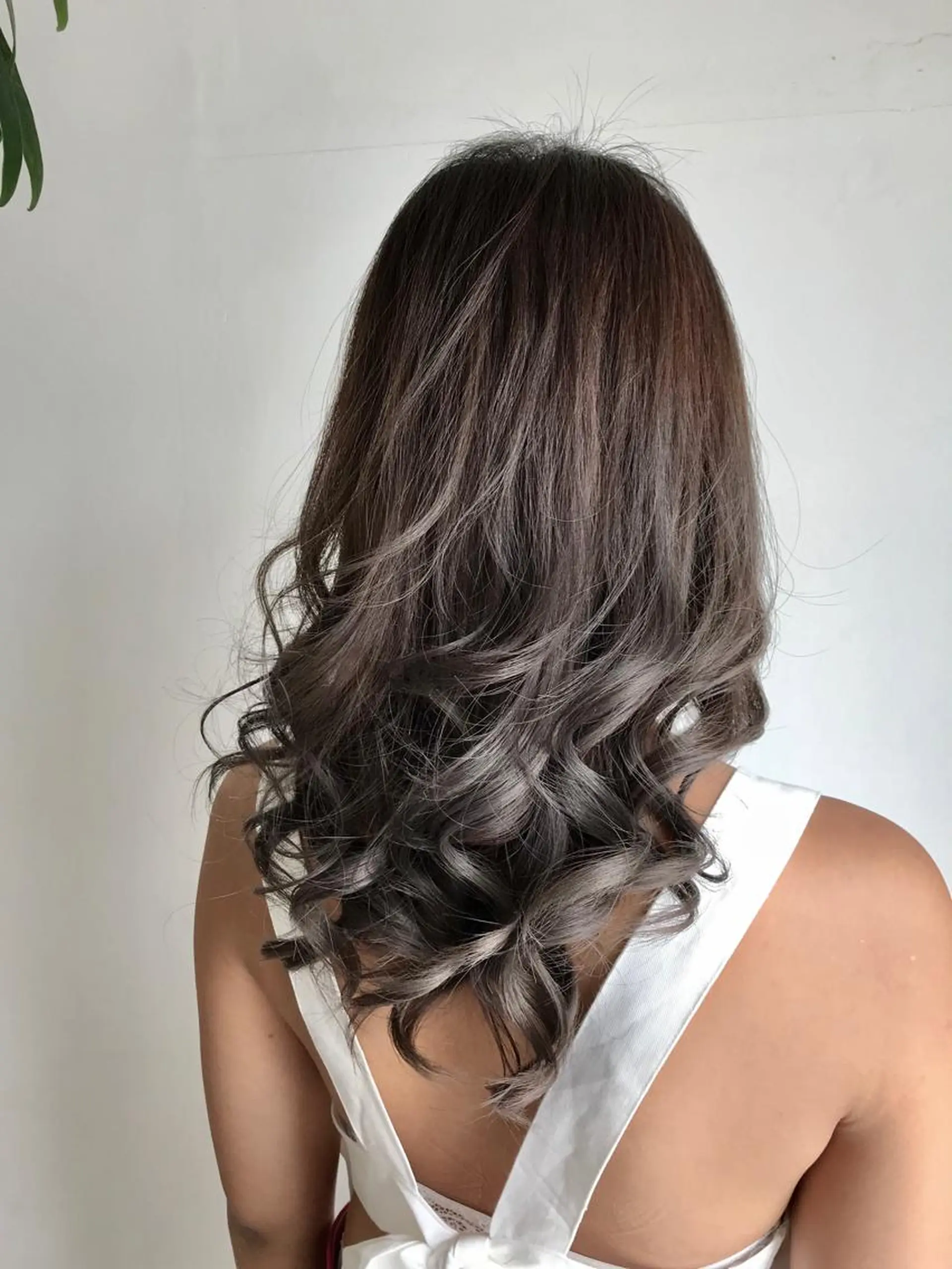 ロング カラー グレージュ Akua【代表】 Kazumaのヘアスタイル