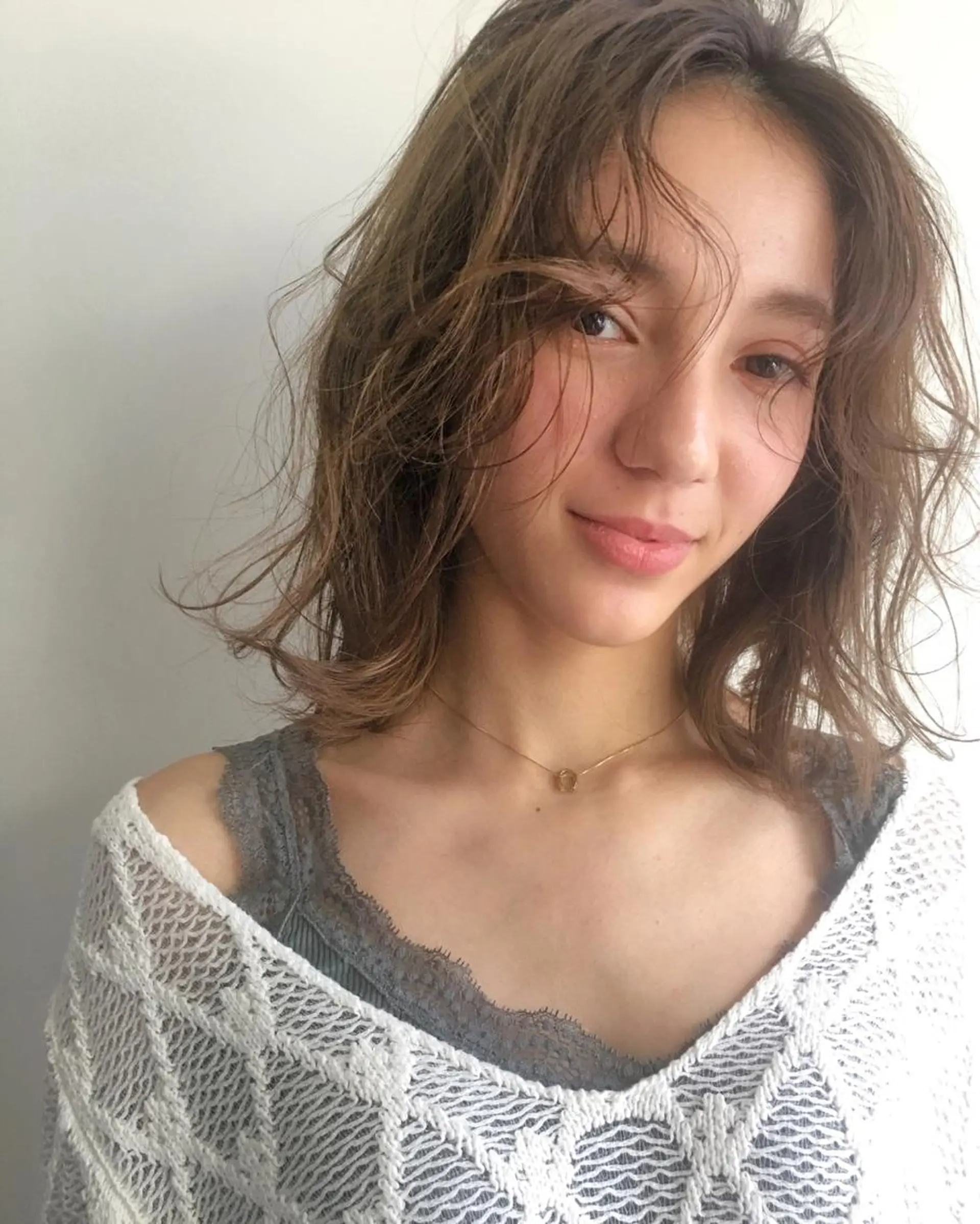 ミディアム カラー 🤍LOREN エリコ🌈のヘアスタイル
