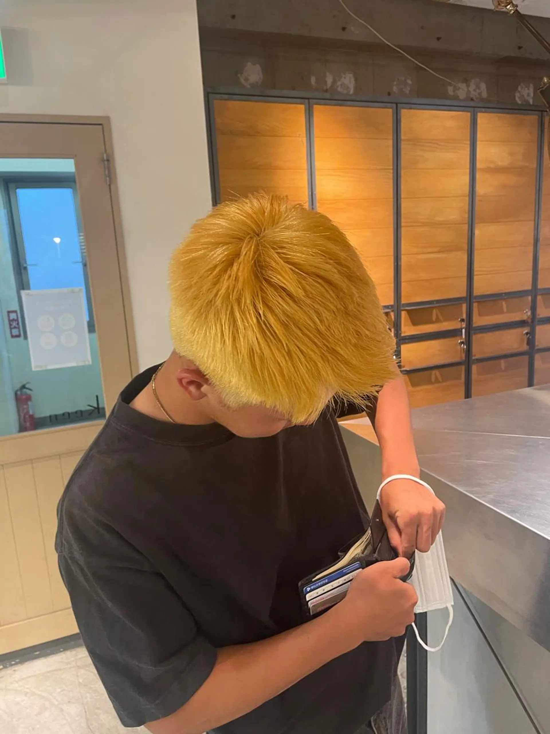 カラー メンズ 抜きっぱなしブロンド ️🩵RINKA/ ハイトーンカラー🩵のヘアスタイル