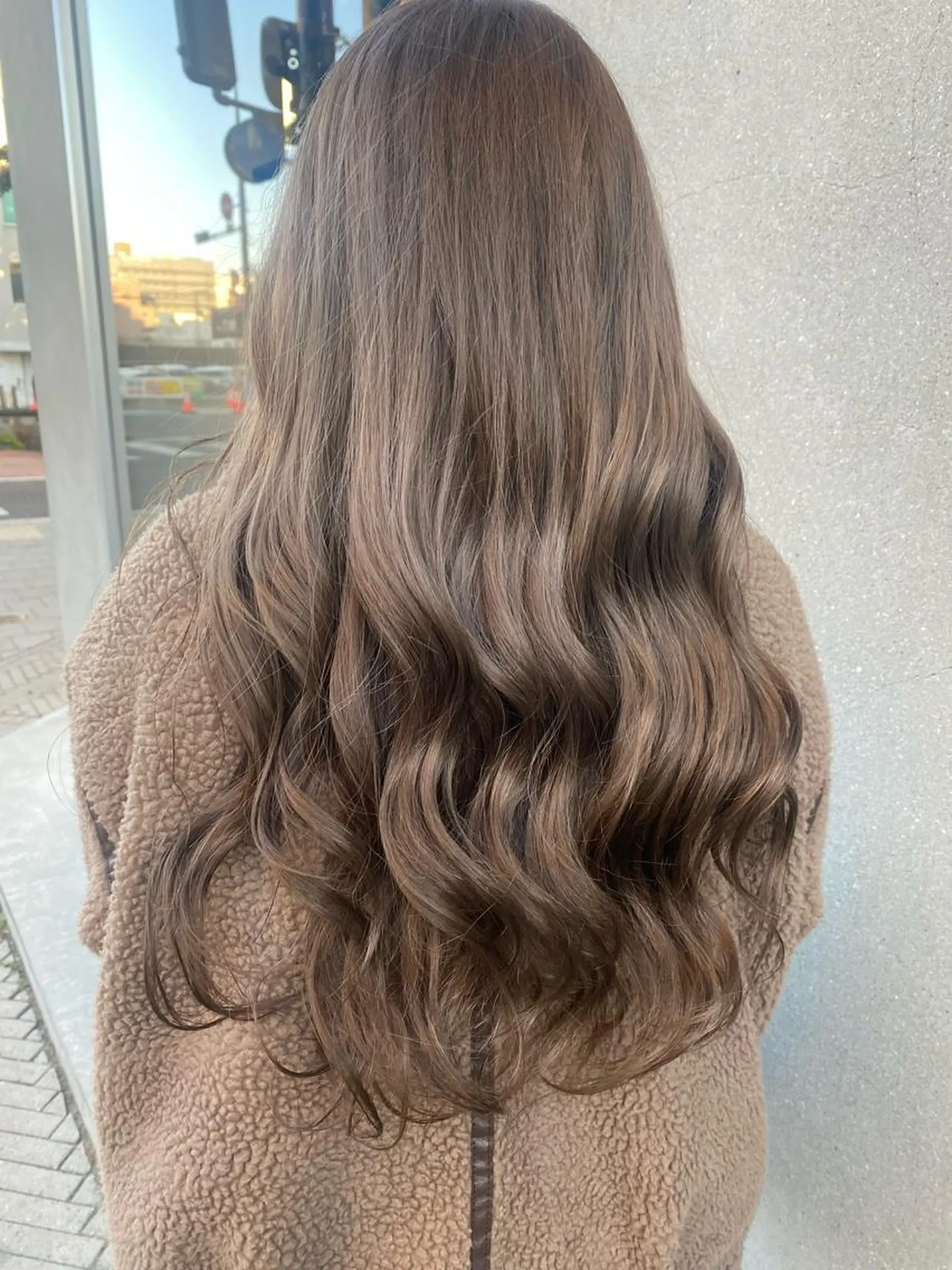 カラー ベージュカラー ミルクティーベージュ ヘアカラー AYANE 韓国ヘア /レイヤーカットのヘアスタイル