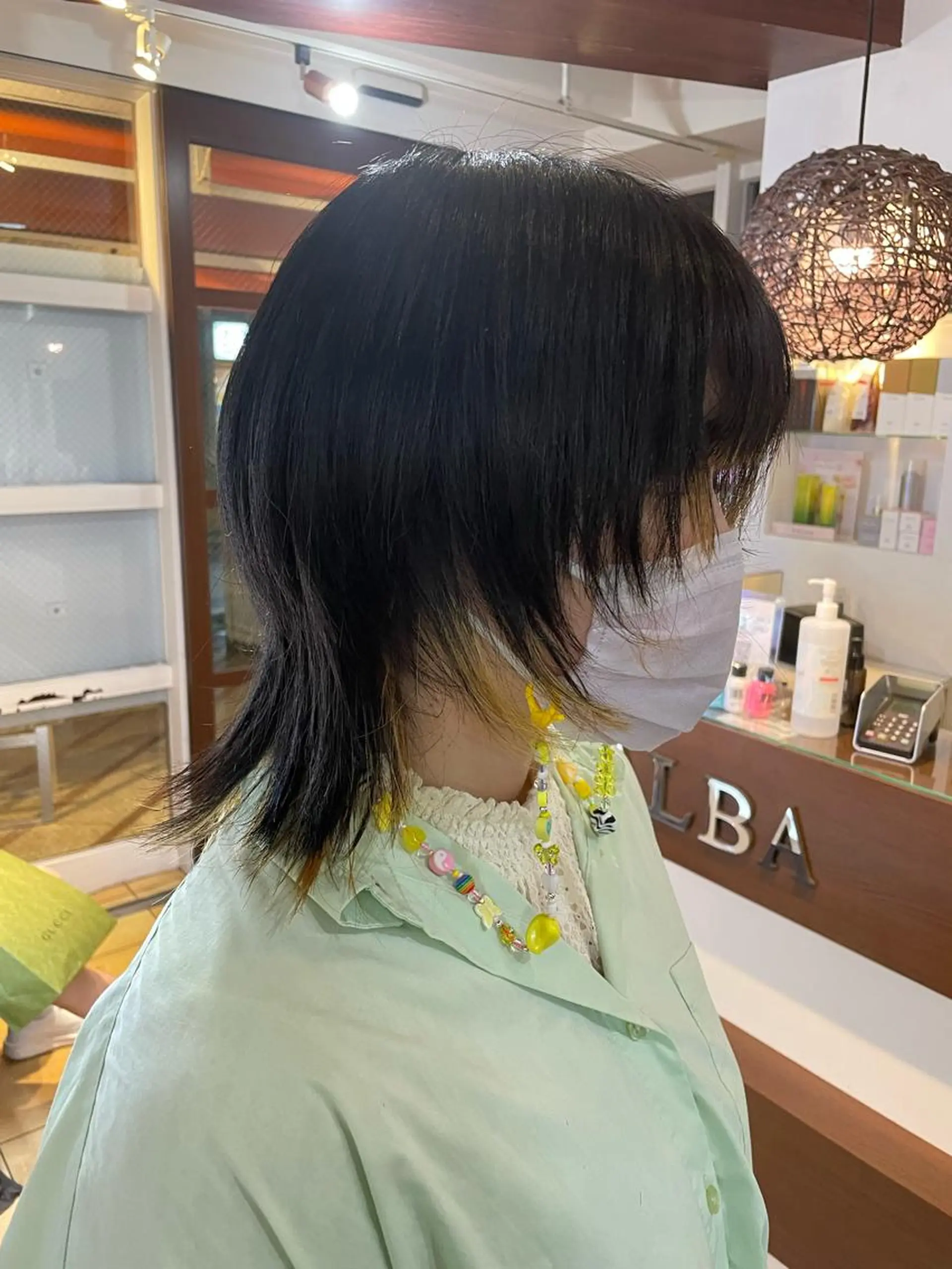 ミディアム ウルフカット 中村 海波のヘアスタイル