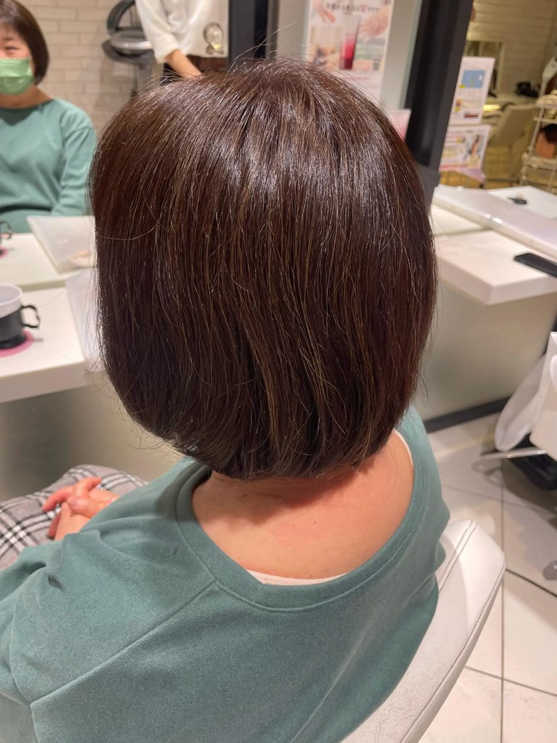 ショート カラー 透明感カラー ハイライトカラー ハイライト ヘアカラー ZENKO  吉祥寺chere所属・小野寺 もものヘアスタイル