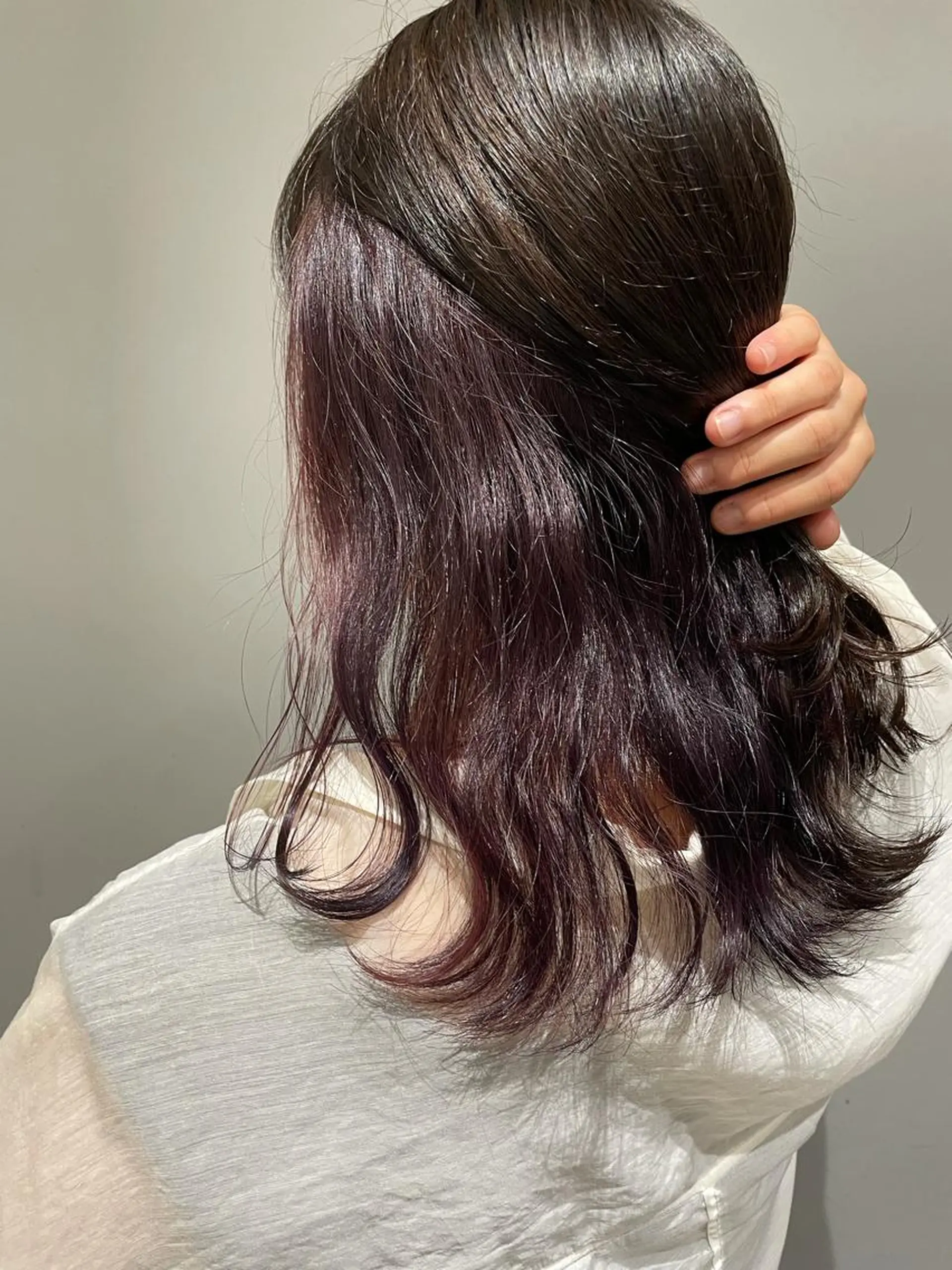セミロング カラー グレージュ ラベンダーカラー ラベンダーグレージュ ラベンダーグレー 茂木 結希のヘアスタイル
