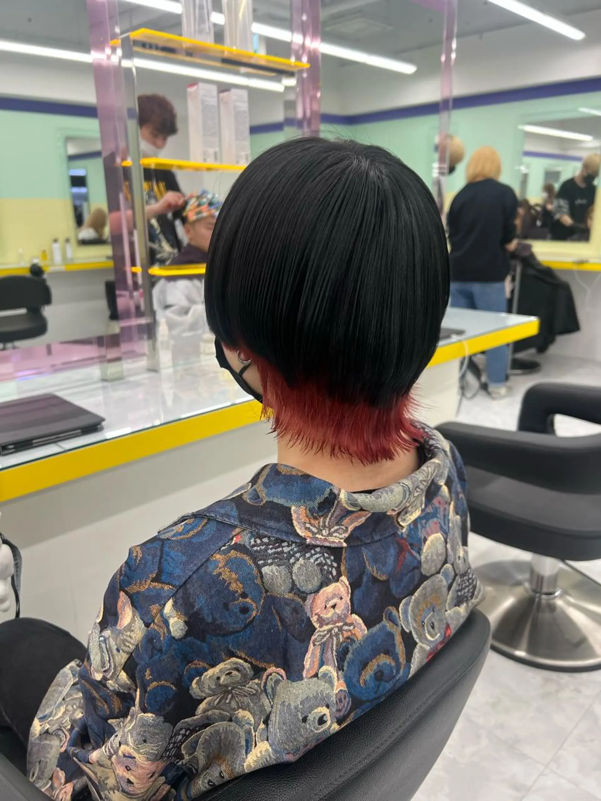 ショート カラー パーマ メンズ メンズインナーカラー メンズウルフカット インナーカラー ウルフカット 韓国レイヤーカット /ダブルカラーのヘアスタイル