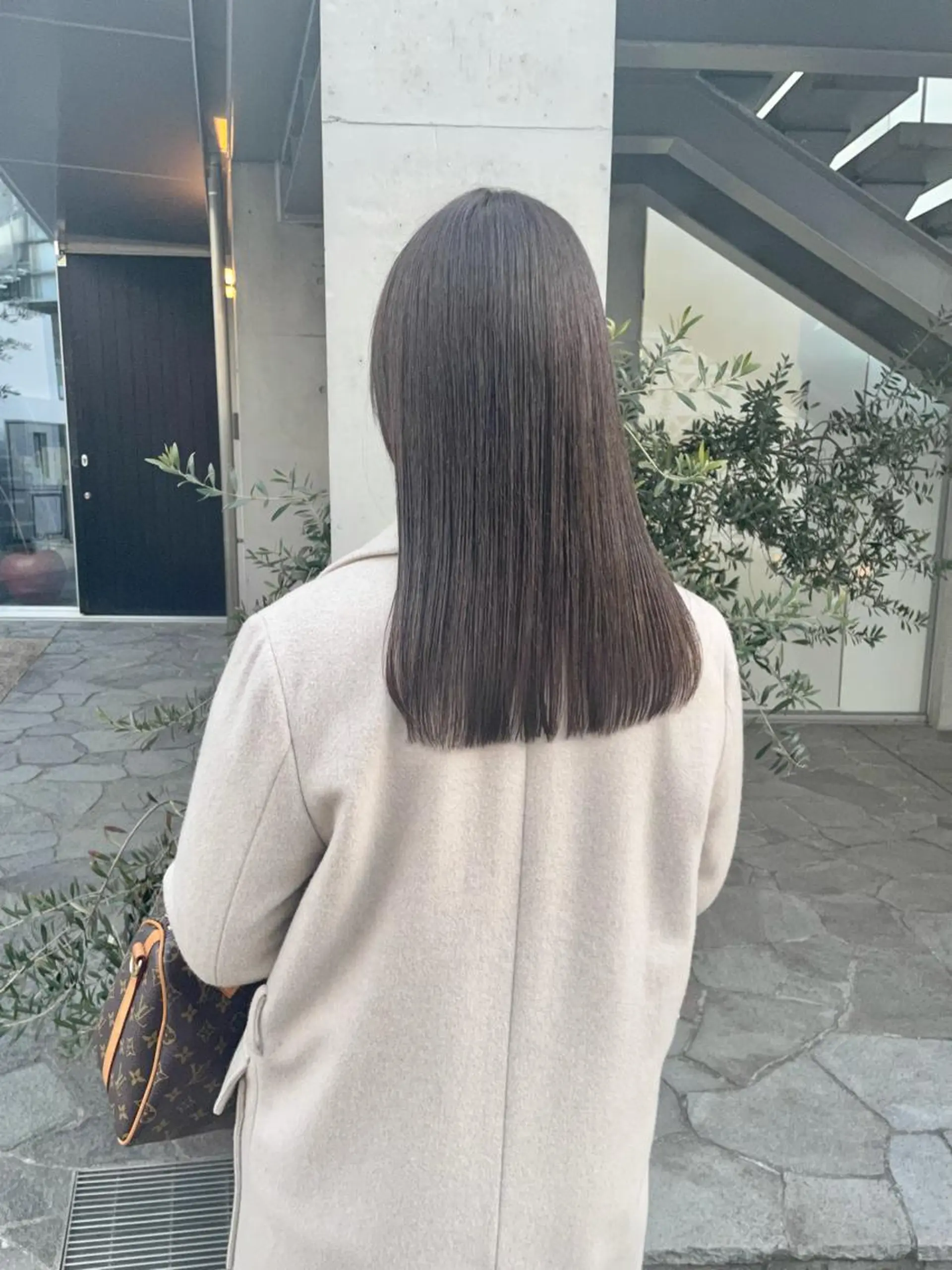 セミロング カラー ベージュカラー グレージュ オリーブグレージュ オリーブグレー レイヤーカット🎀 kanaのヘアスタイル