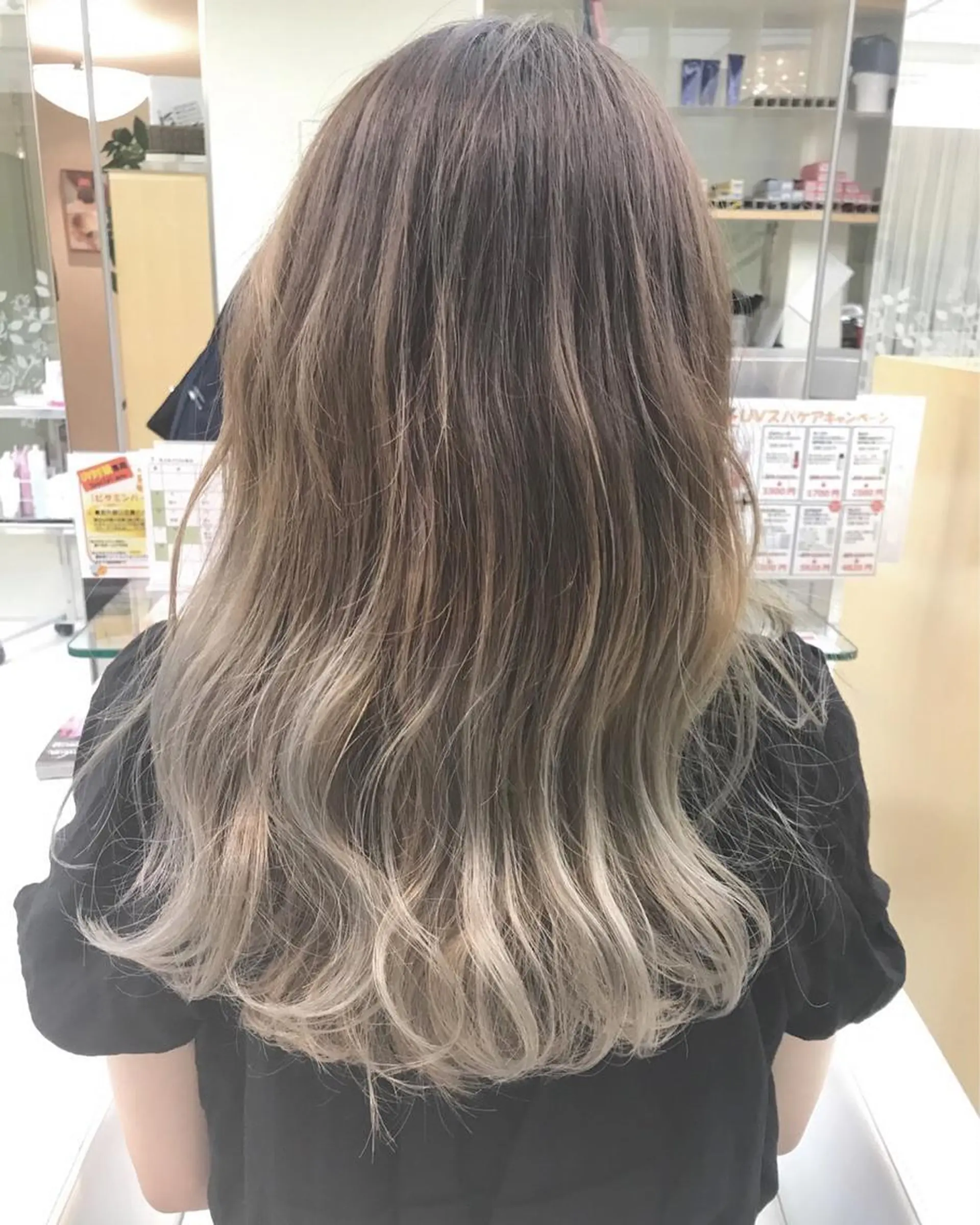 ロング カラー グラデーションカラー 外国人風カラー AILEE所属・ウルフカット レイヤーカット上柿のヘアスタイル