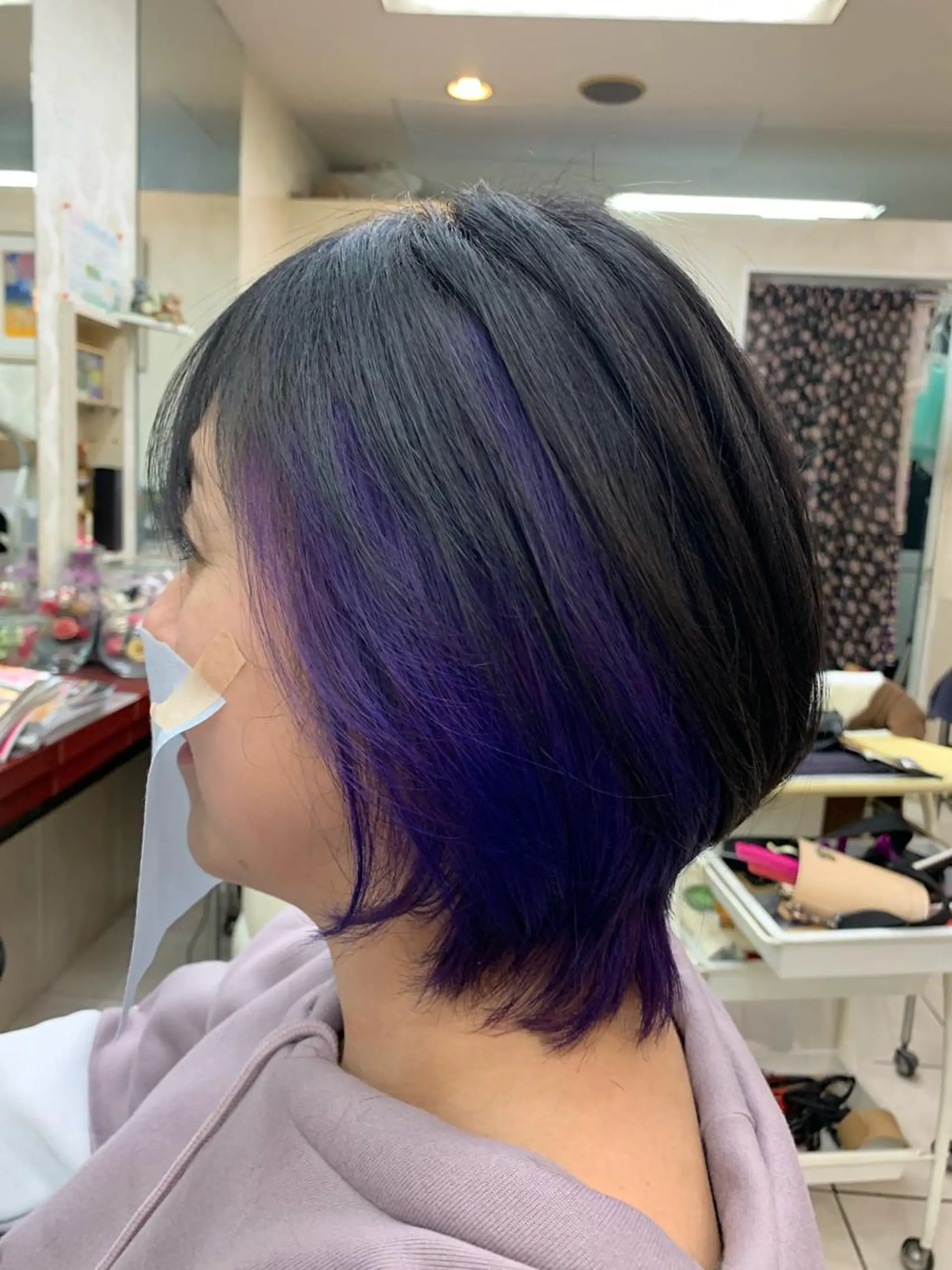 ショート パープルカラー 縮毛矯正専門店　美容室ハース所属・ウィリアム シュウのヘアスタイル