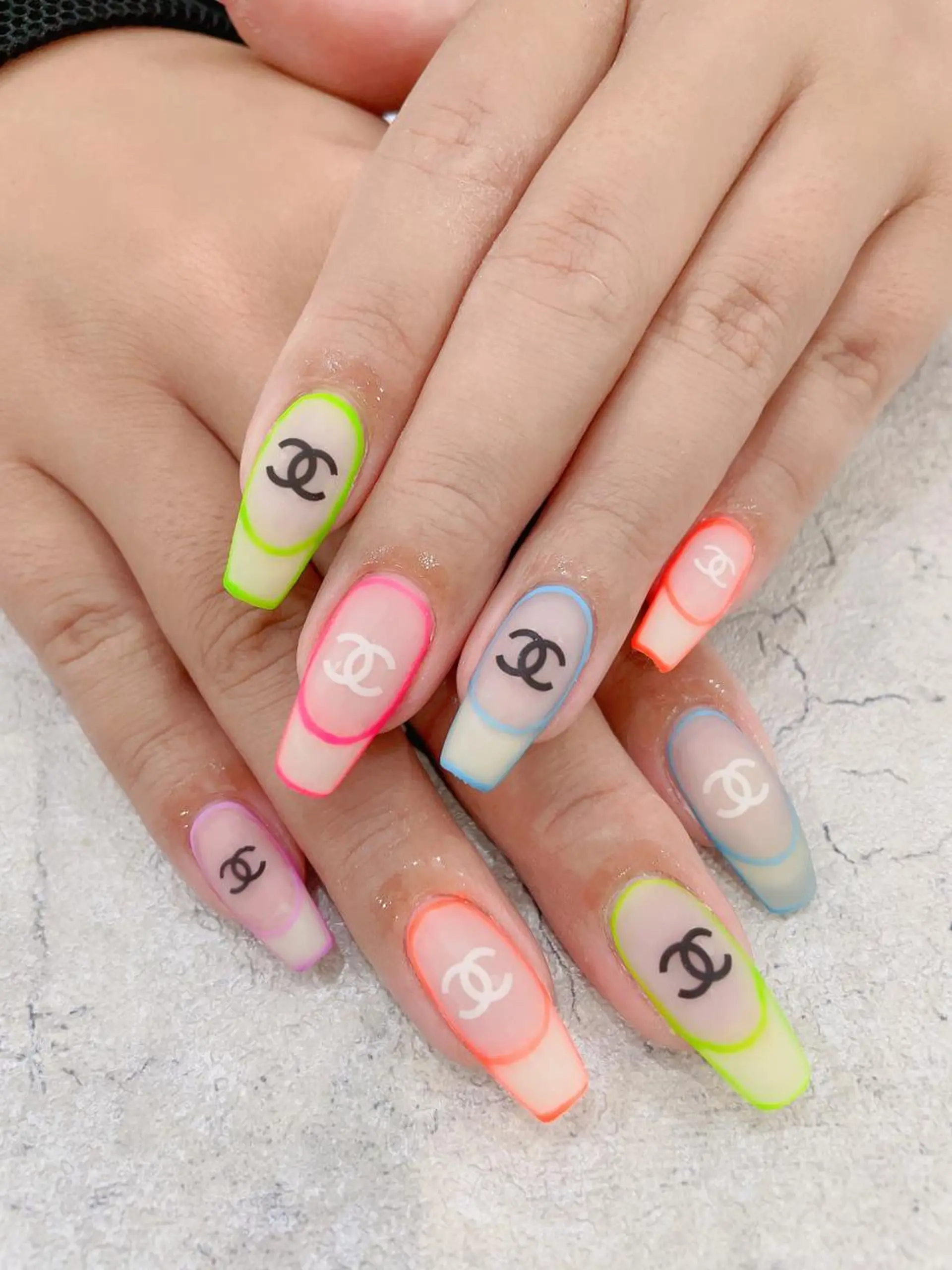 ミディアム ネイル cho nailのネイルデザイン