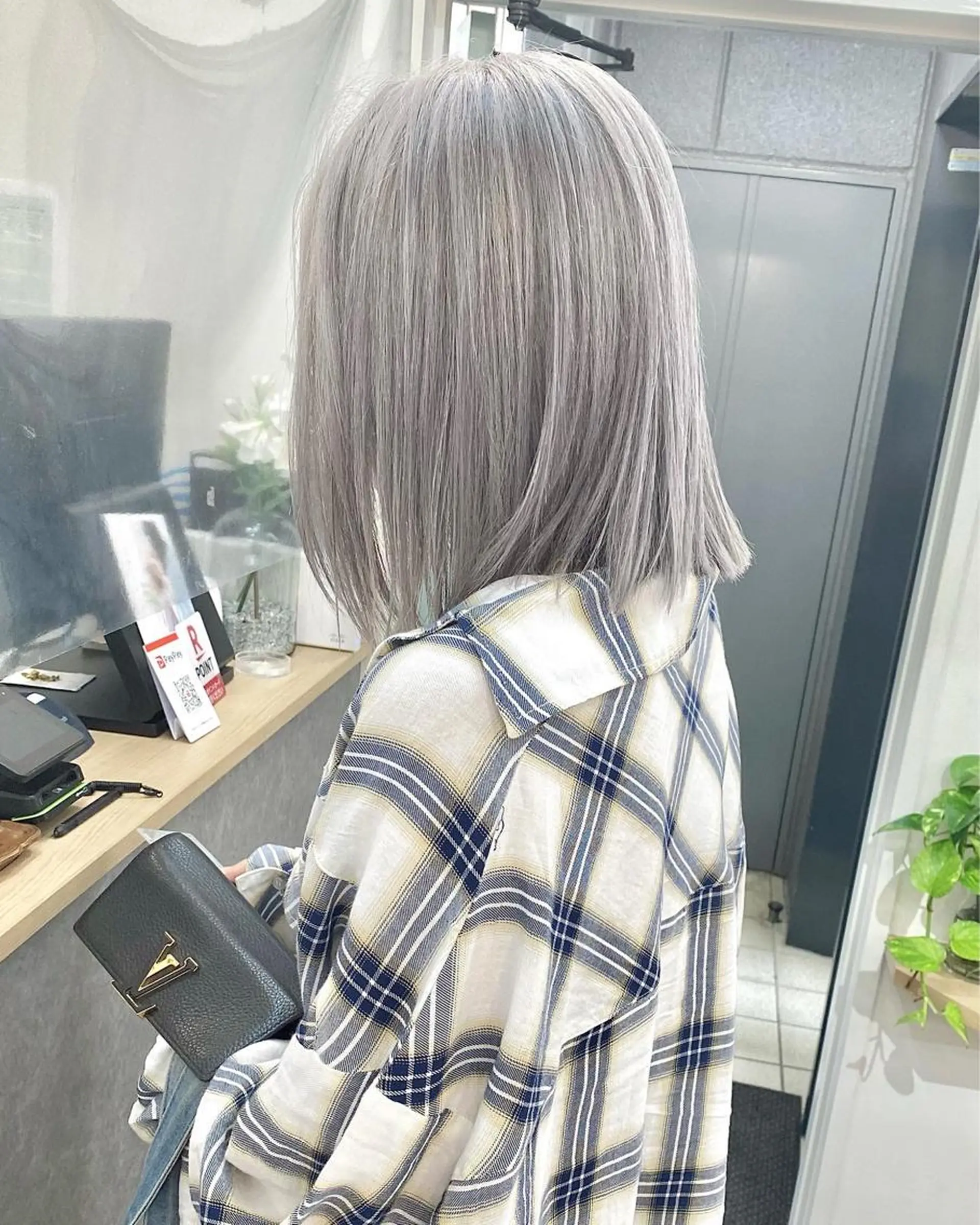セミロング カラー シルバー カット ヘアカラー トリートメント ヘアセット 💘カラー特化美容師 尾崎拓己のヘアスタイル