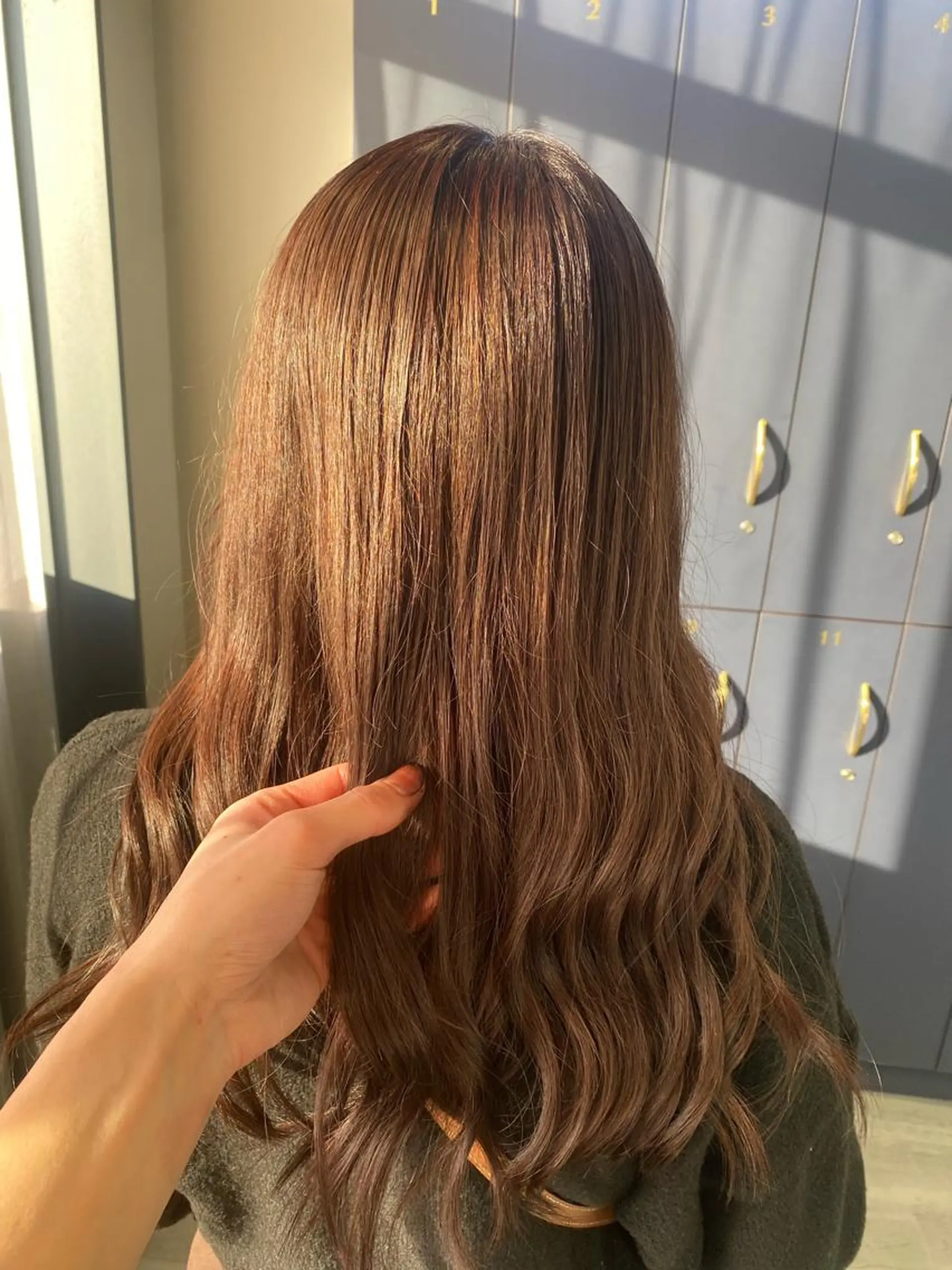 ミディアム カラー 磯田 冬弥のヘアスタイル