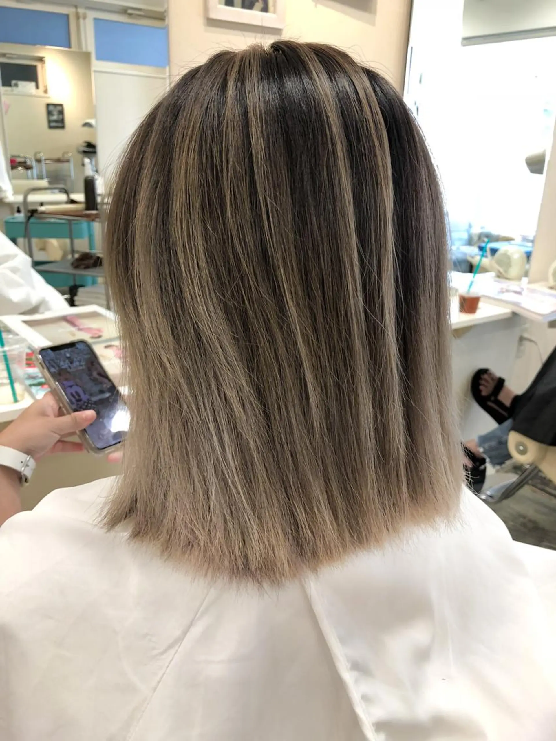 ミディアム カラー バレイヤージュ ハイライトカラー ハイライト レイヤーカット WONK. ウォンク 心斎橋のヘアスタイル