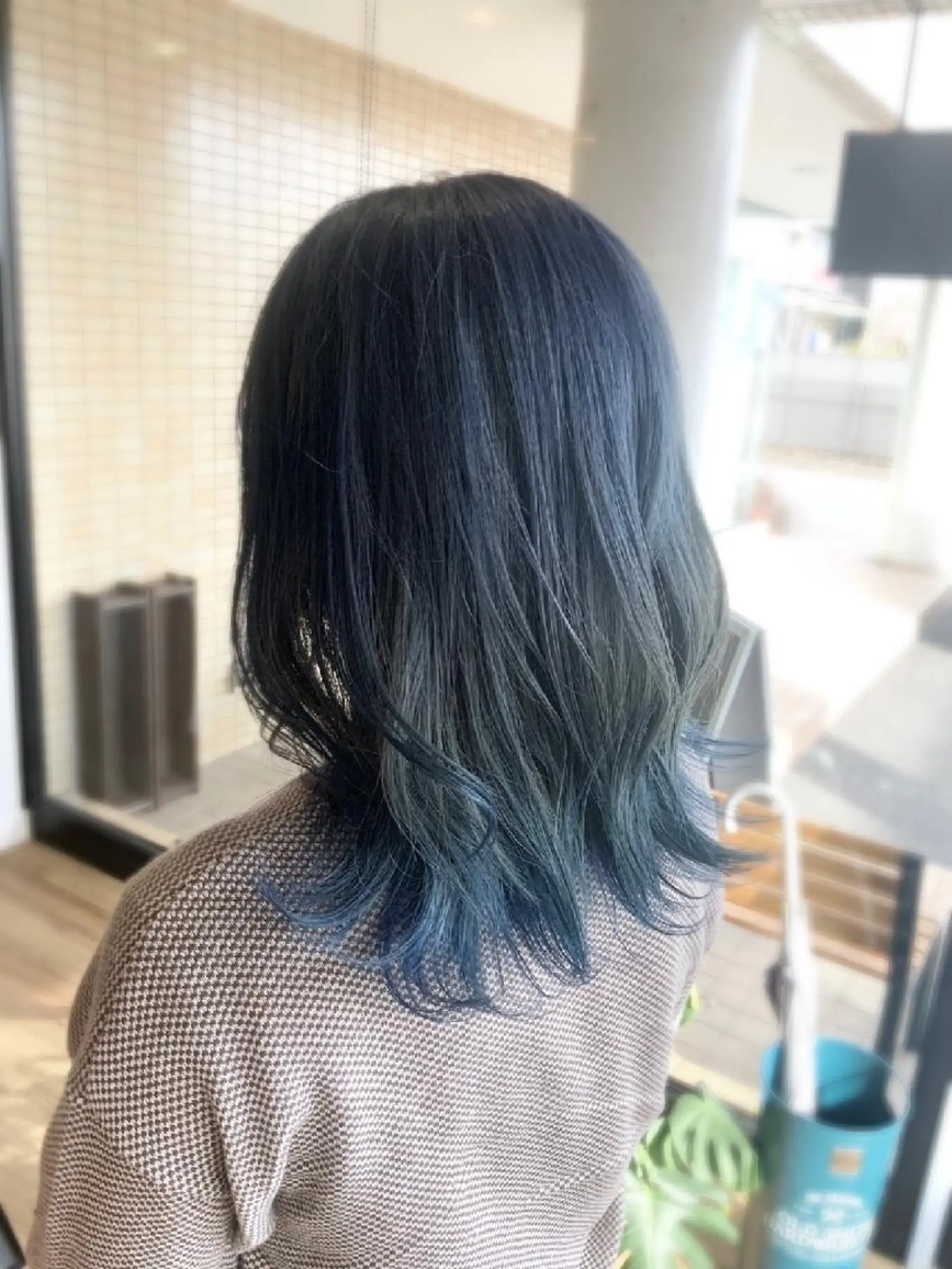 カラー ブルーカラー ヘアカラー トリートメント 堀 望美のヘアスタイル