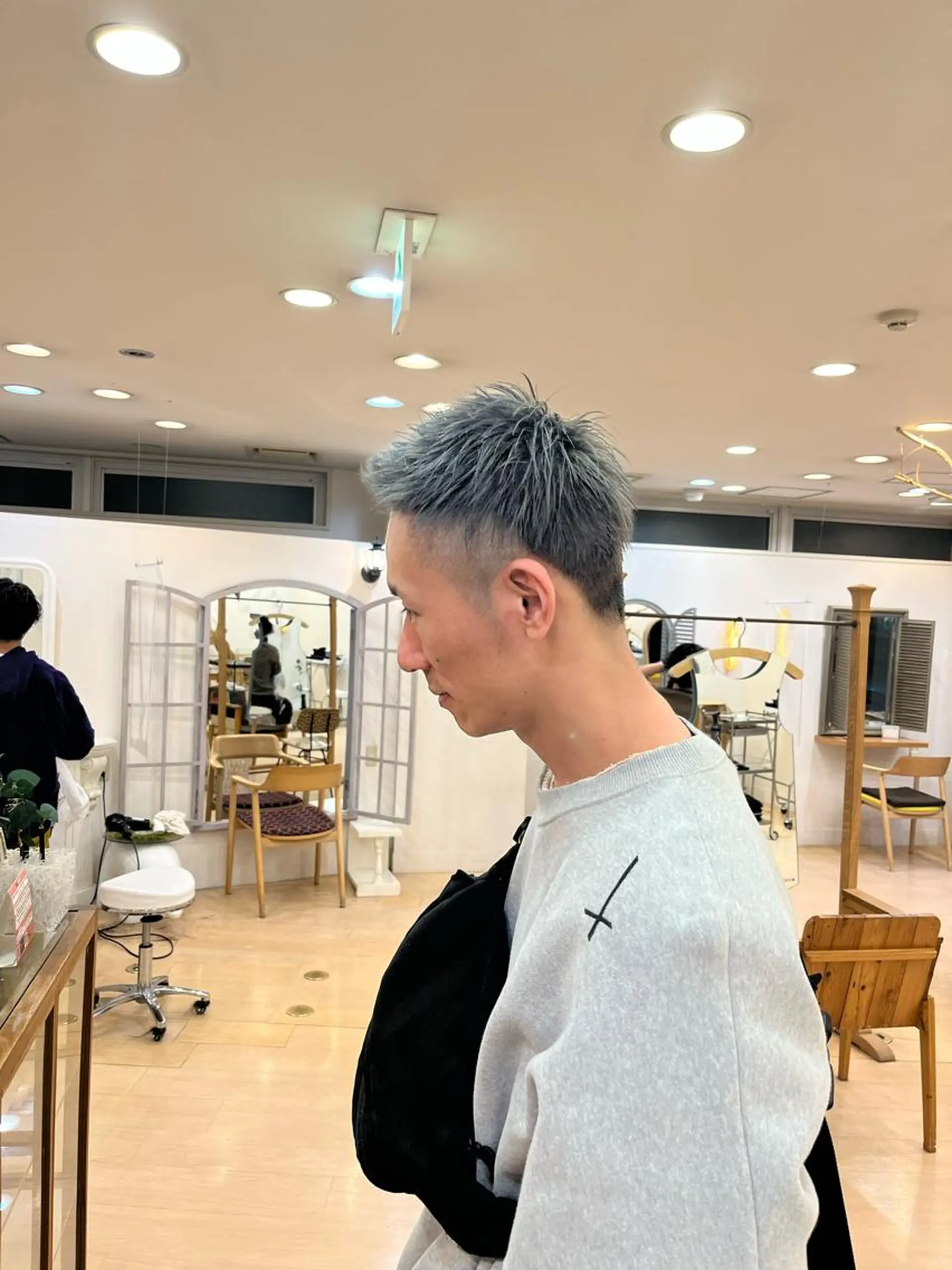 カラー メンズ メンズハイトーン メンズベリーショート ハイトーンカラー カット ヘアカラー トリートメント 💠つたふうか/ 韓国/メンズヘア💠のヘアスタイル
