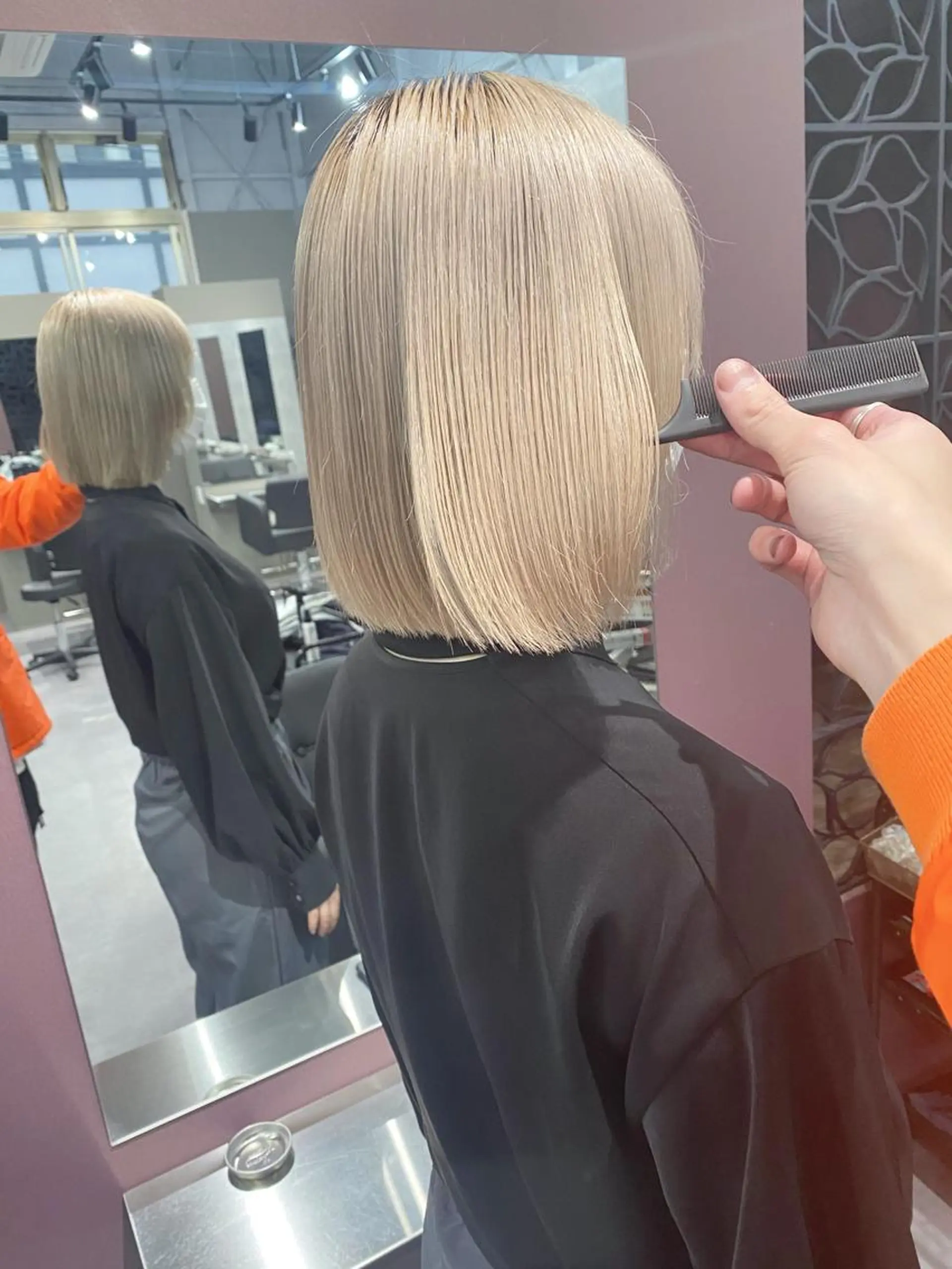 カラー ブリーチ ハイトーンカラー Via officialのヘアスタイル