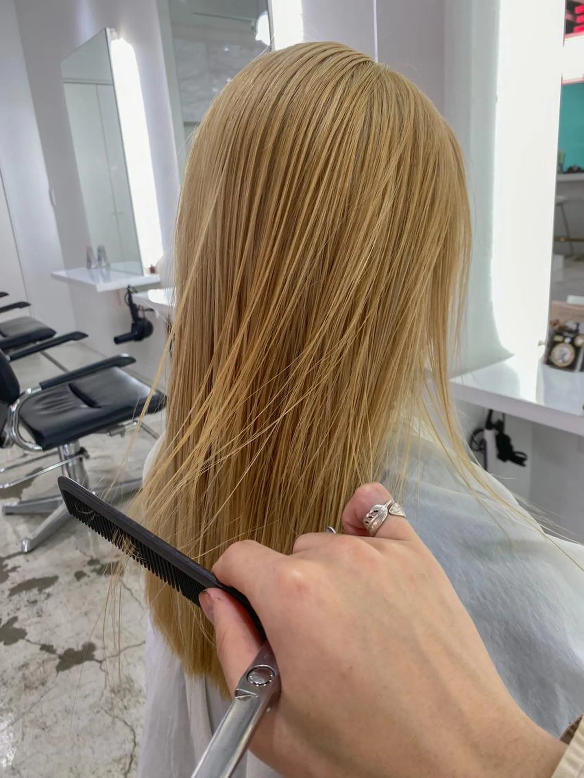 セミロング カラー カット ヘアカラー トリートメント 海外デザイン🇺🇸 石渡諒太のヘアスタイル