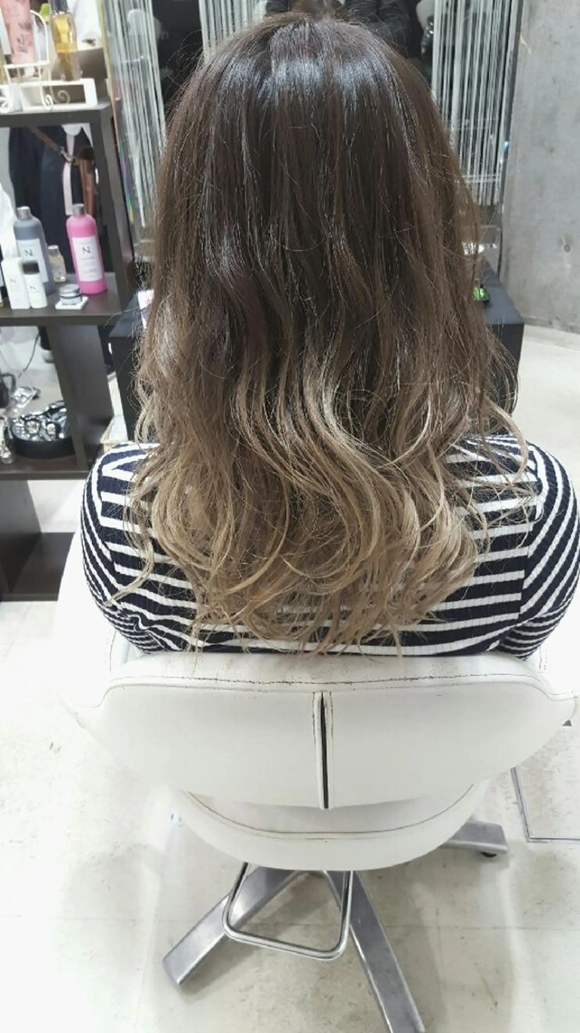 セミロング 外国人風カラー brace 立花のヘアスタイル