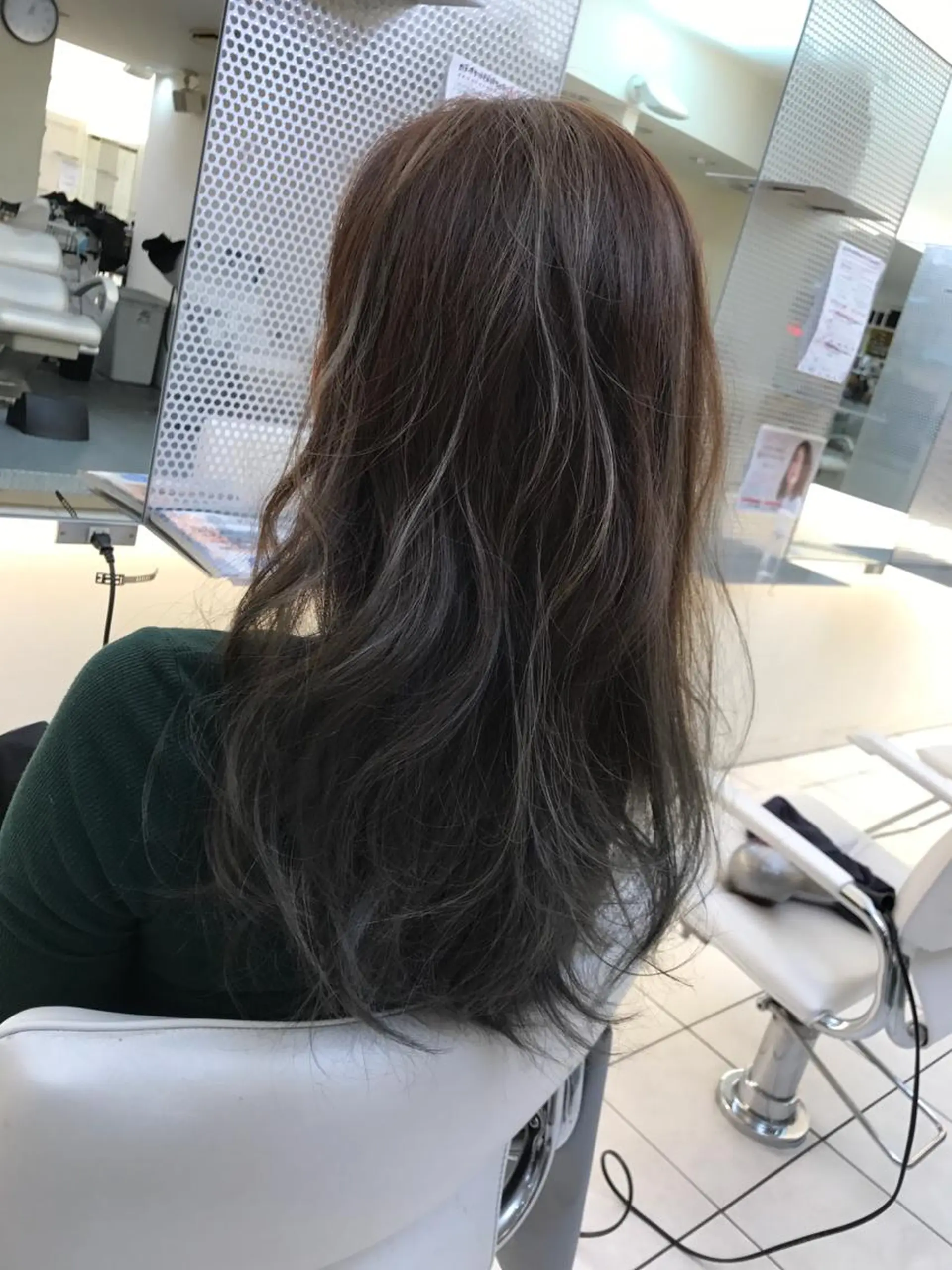 ロング カラー ダークシルバー グラデーションカラー メッシュ シルバー 相武台ショート特化 💐川崎希💐のヘアスタイル