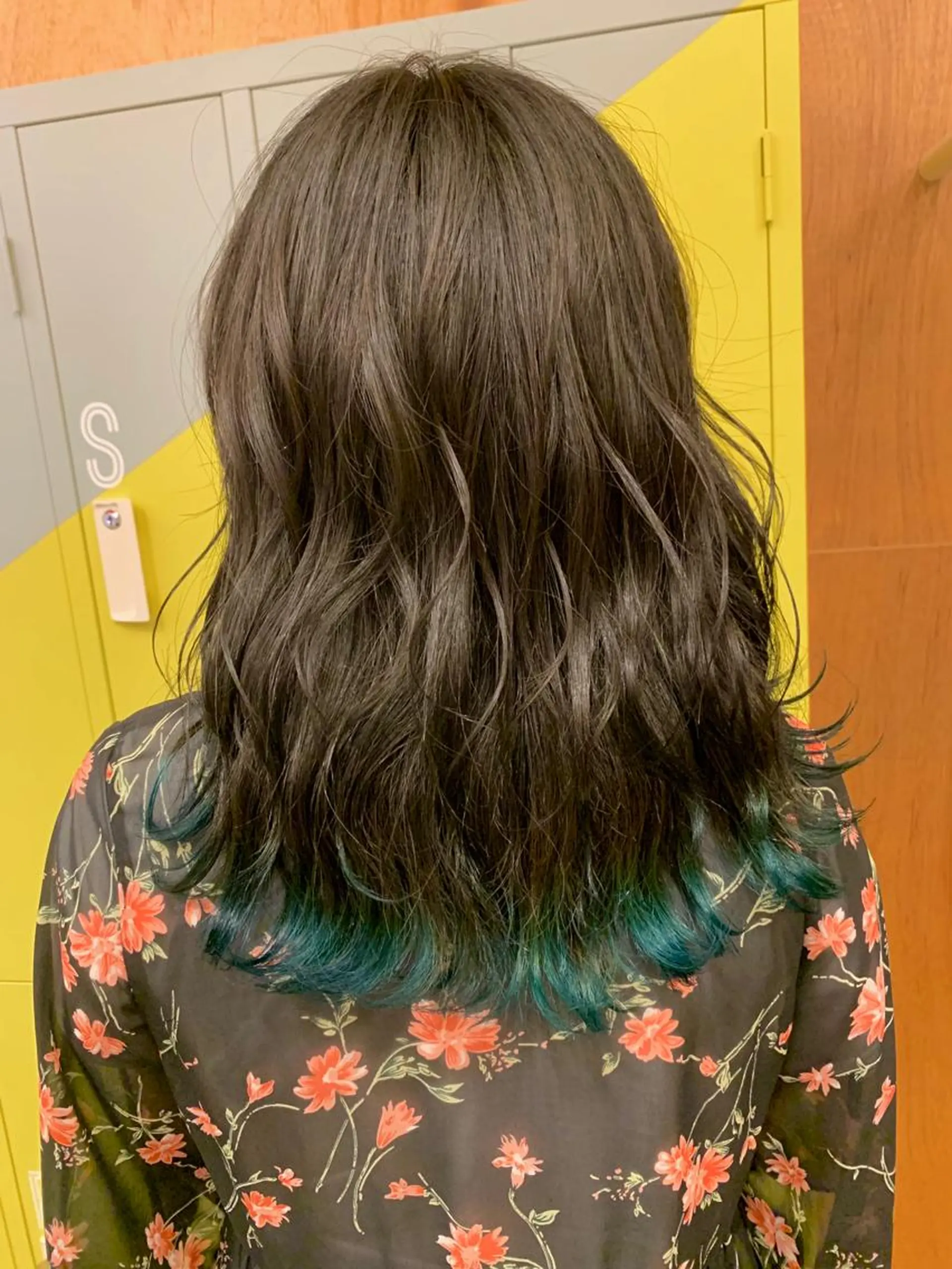 ミディアム ROBBY HIMERIのヘアスタイル
