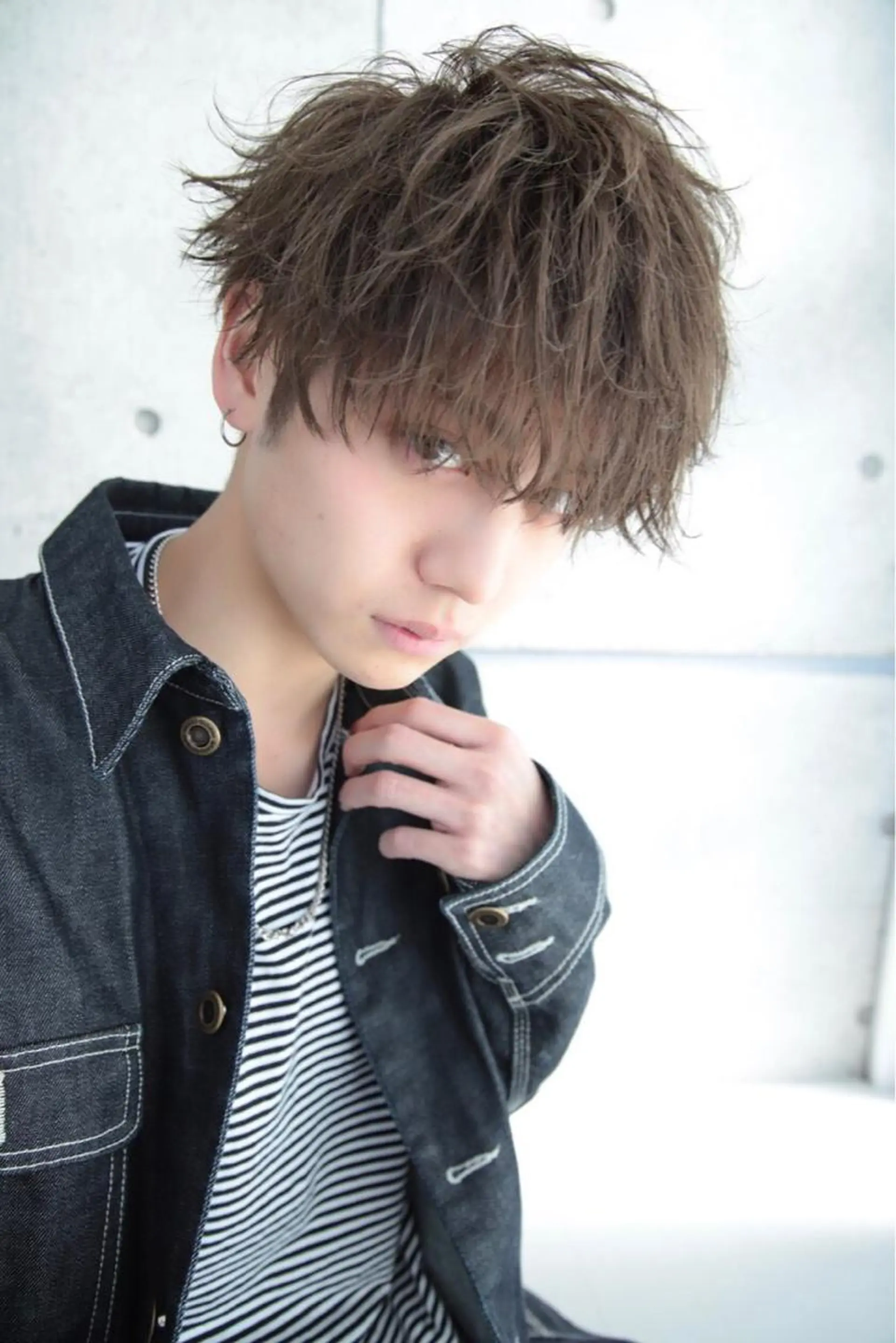 ショート パーマ メンズ ヘアカラー トリートメント ヘアセット ベージュグレージュ 💕しゅーじ💕のヘアスタイル