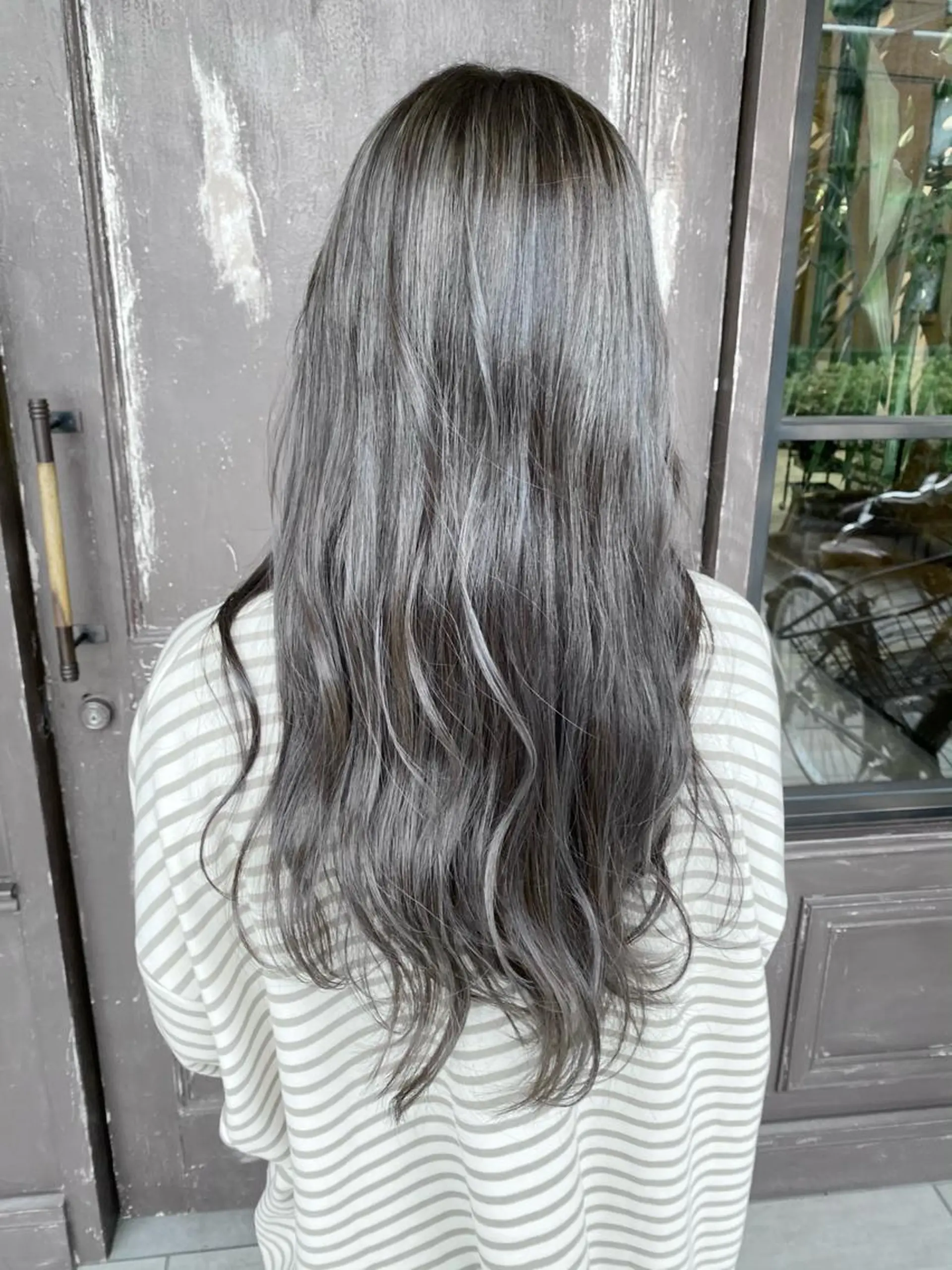 ロング カラー グレージュ カット ヘアカラー 川越 輝梨奈のヘアスタイル