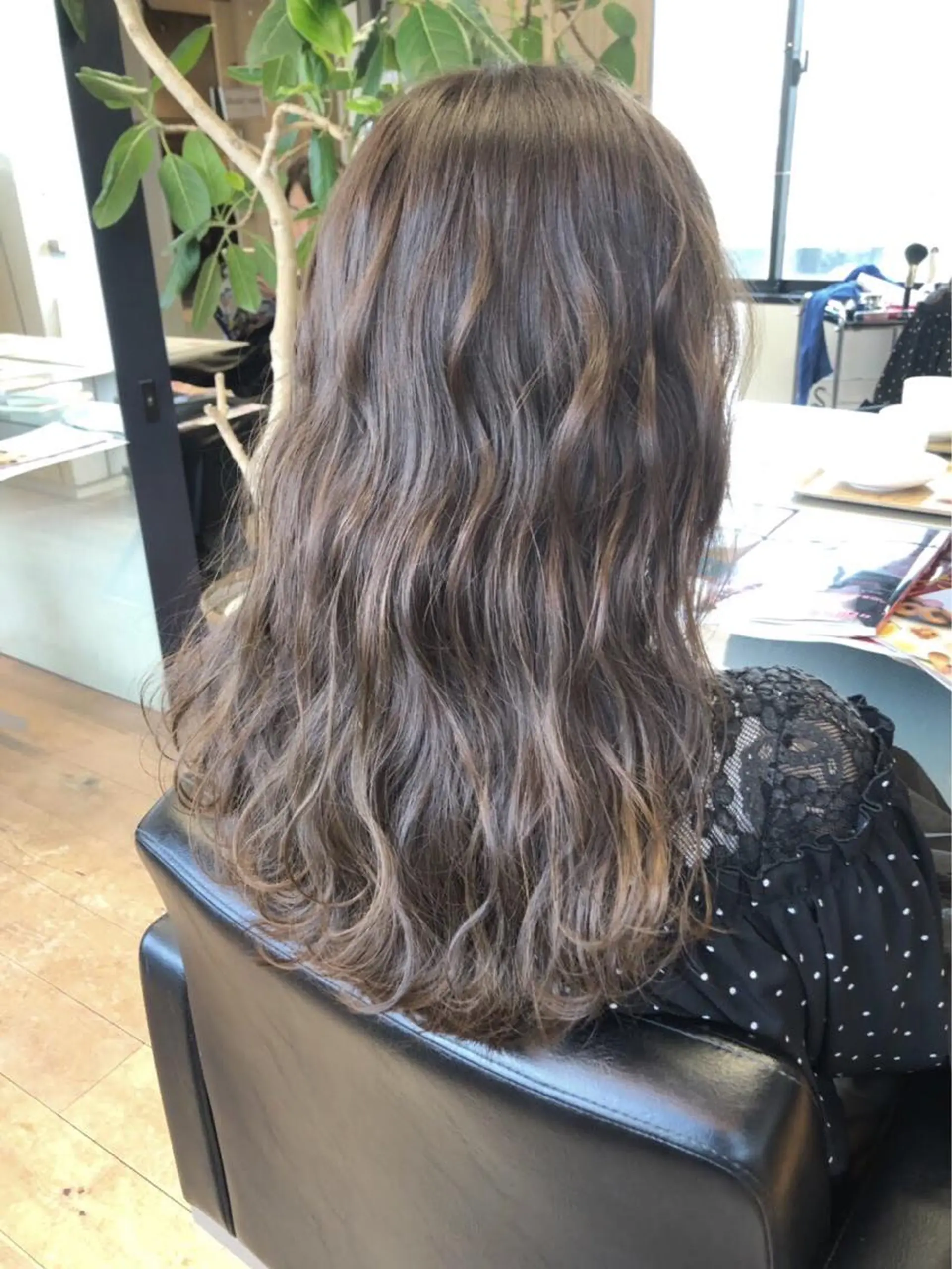ロング カラー ショート･ウルフ✂︎ 安住有咲子のヘアスタイル