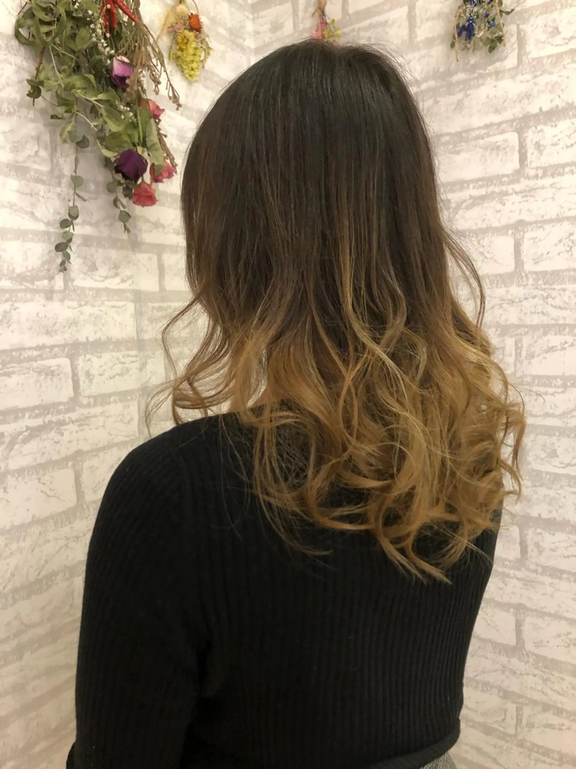 ミディアム カラー お団子ヘア グラデーションカラー ハイトーンカラー カット ヘアカラー トリートメント 🌸Cielo🌸 KENのヘアスタイル