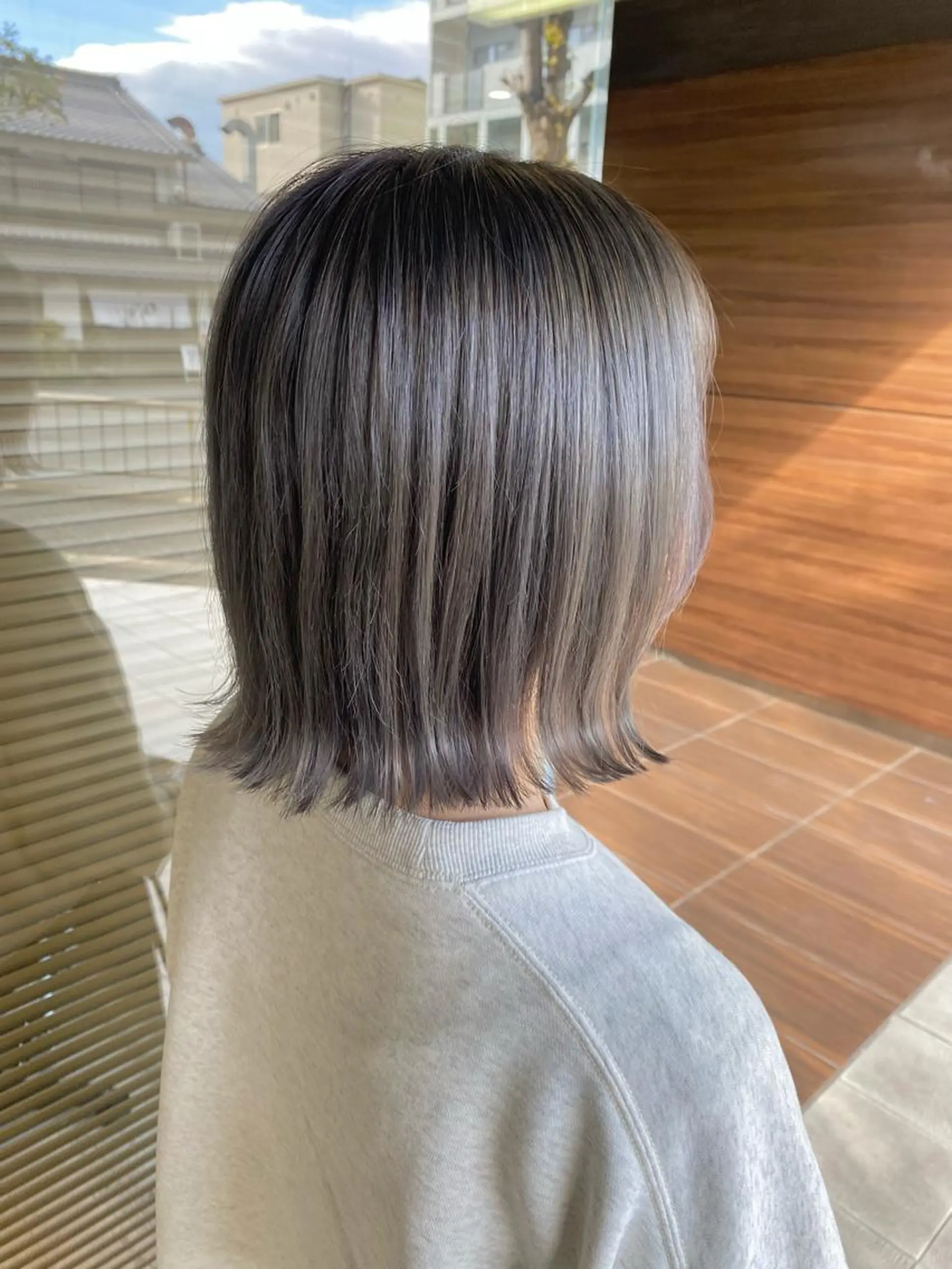 ショート カラー ハイトーンカラー ボブ ショートヘア 小町康耀　ボブ /顔周りレイヤーのヘアスタイル
