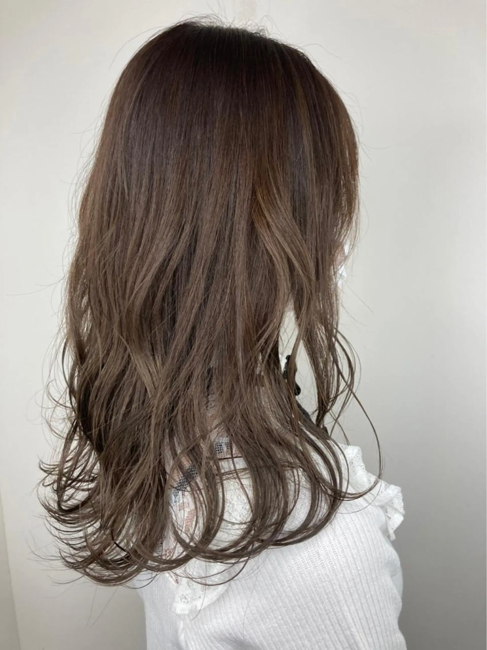 ロング カラー 透明感カラー グレージュ カット ヘアカラー トリートメント 阪本 愛実のヘアスタイル