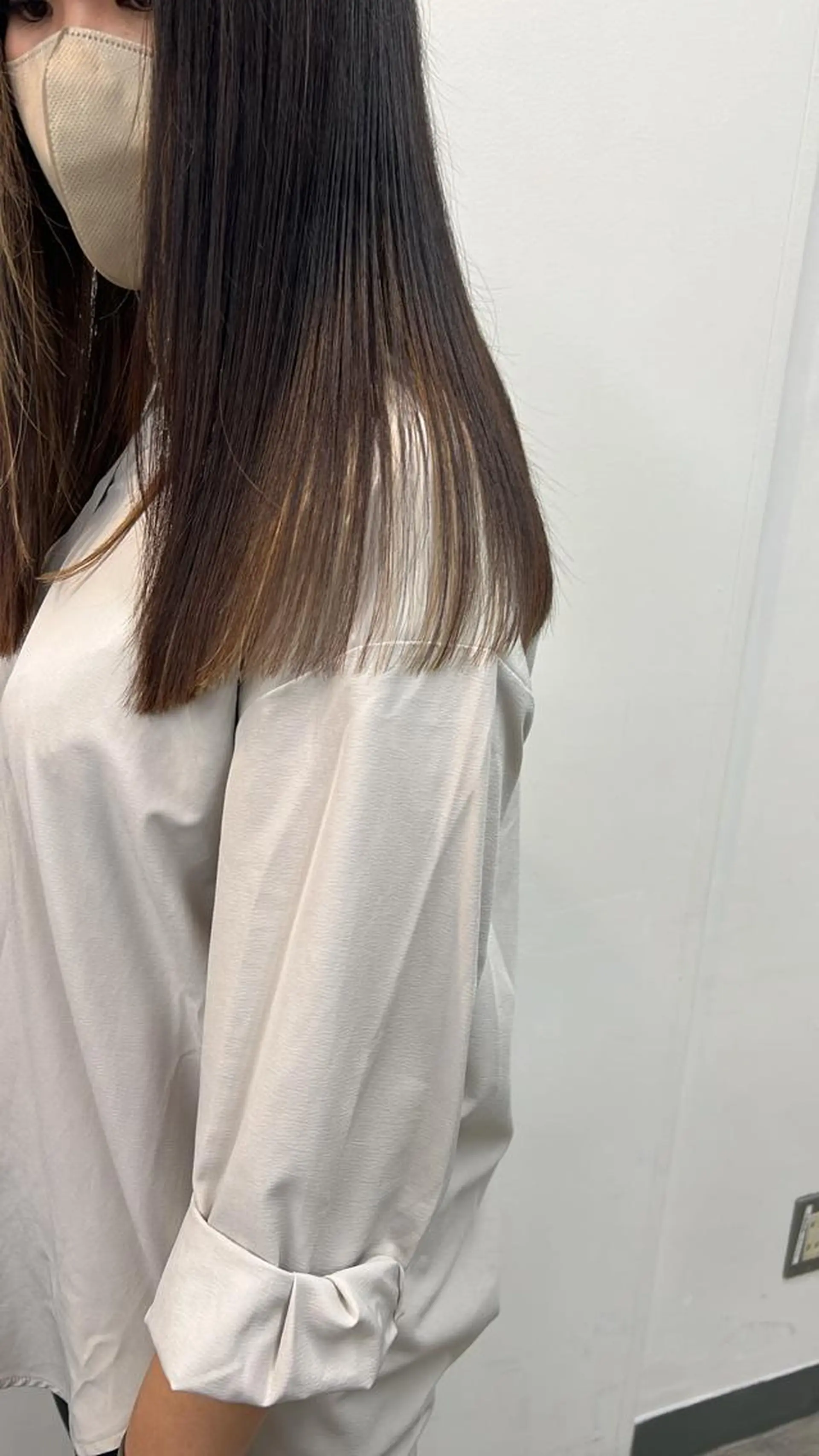 セミロング カット uka スタイリスト 楠本紗己のヘアスタイル
