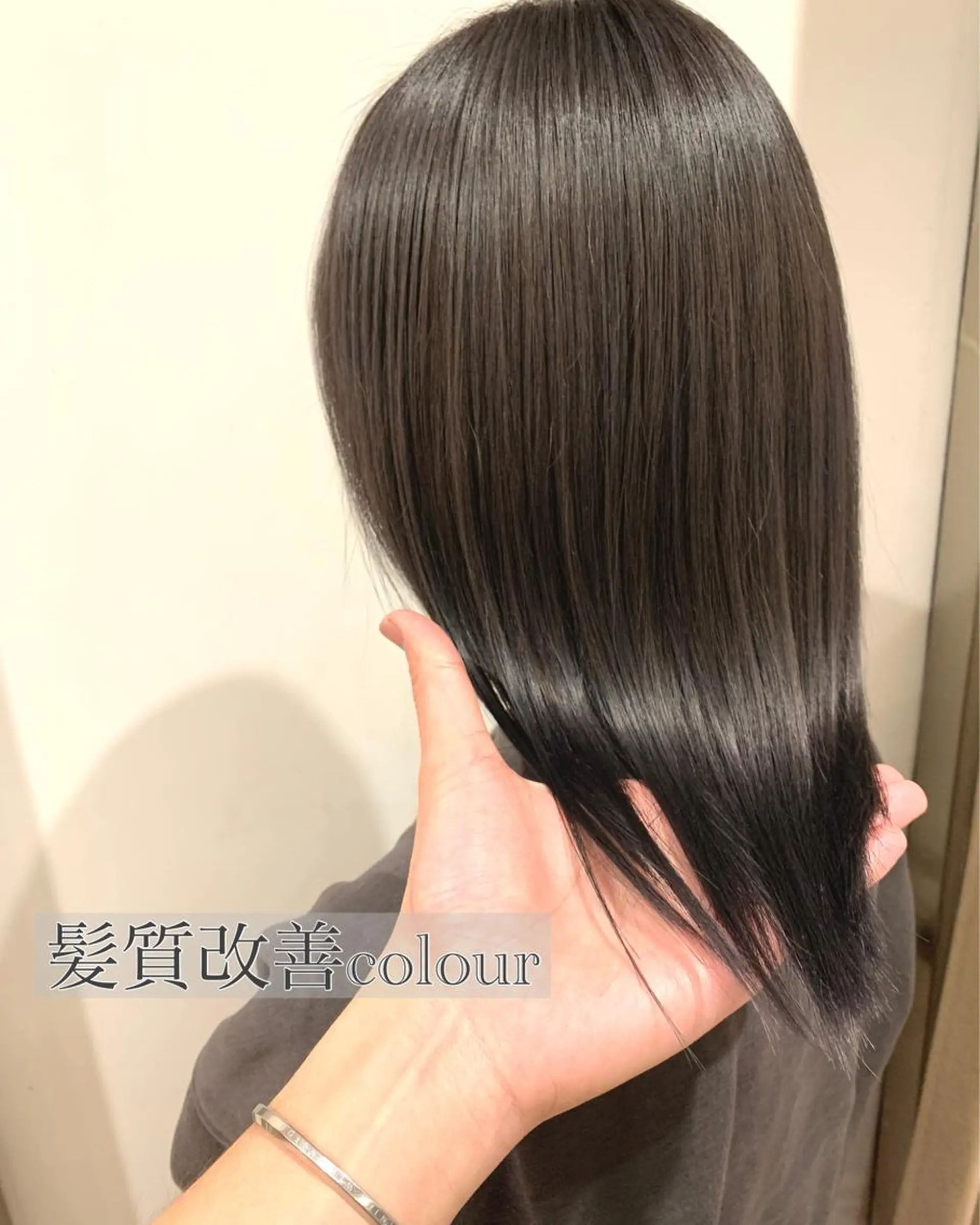 ミディアム カラー パーマ ヘアアレンジ ミディアムパーマ アディクシーカラー アッシュ バレイヤージュ ブリーチ カット ヘアカラー トリートメント Zina福岡天神店 艶髪/レイヤー/小顔のヘアスタイル