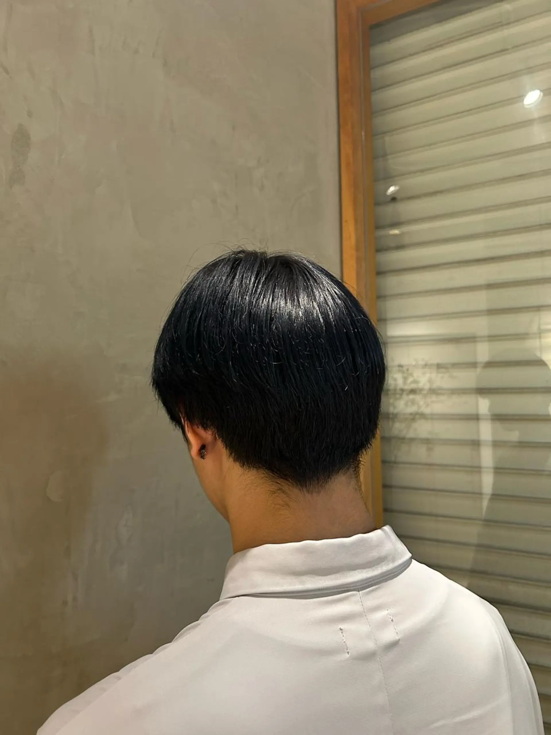 ショート カラー メンズ マッシュ 黒髪 ブルーカラー ブルーブラック 成田 智彩のヘアスタイル