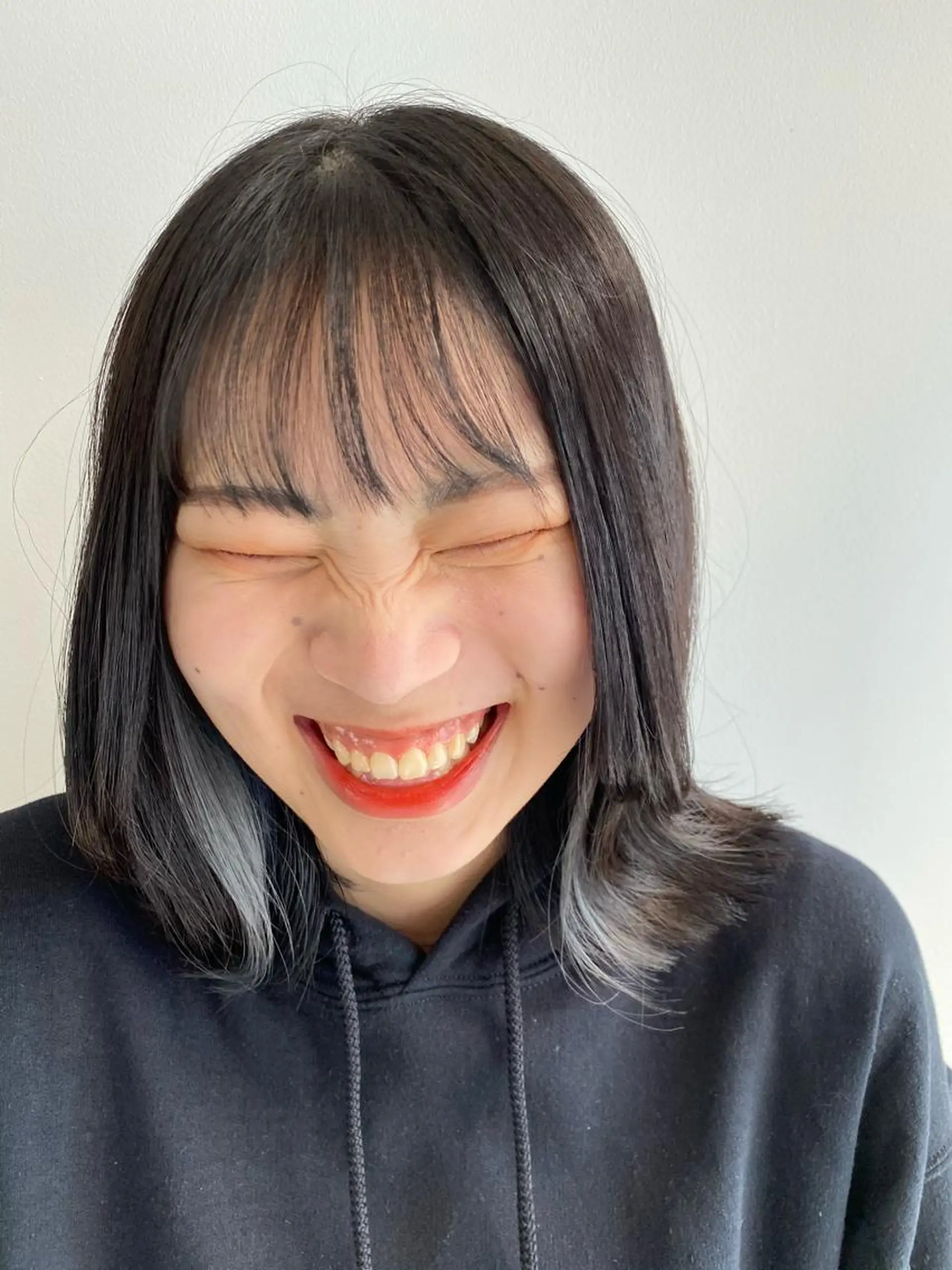 セミロング ホリイ ハルカのヘアスタイル