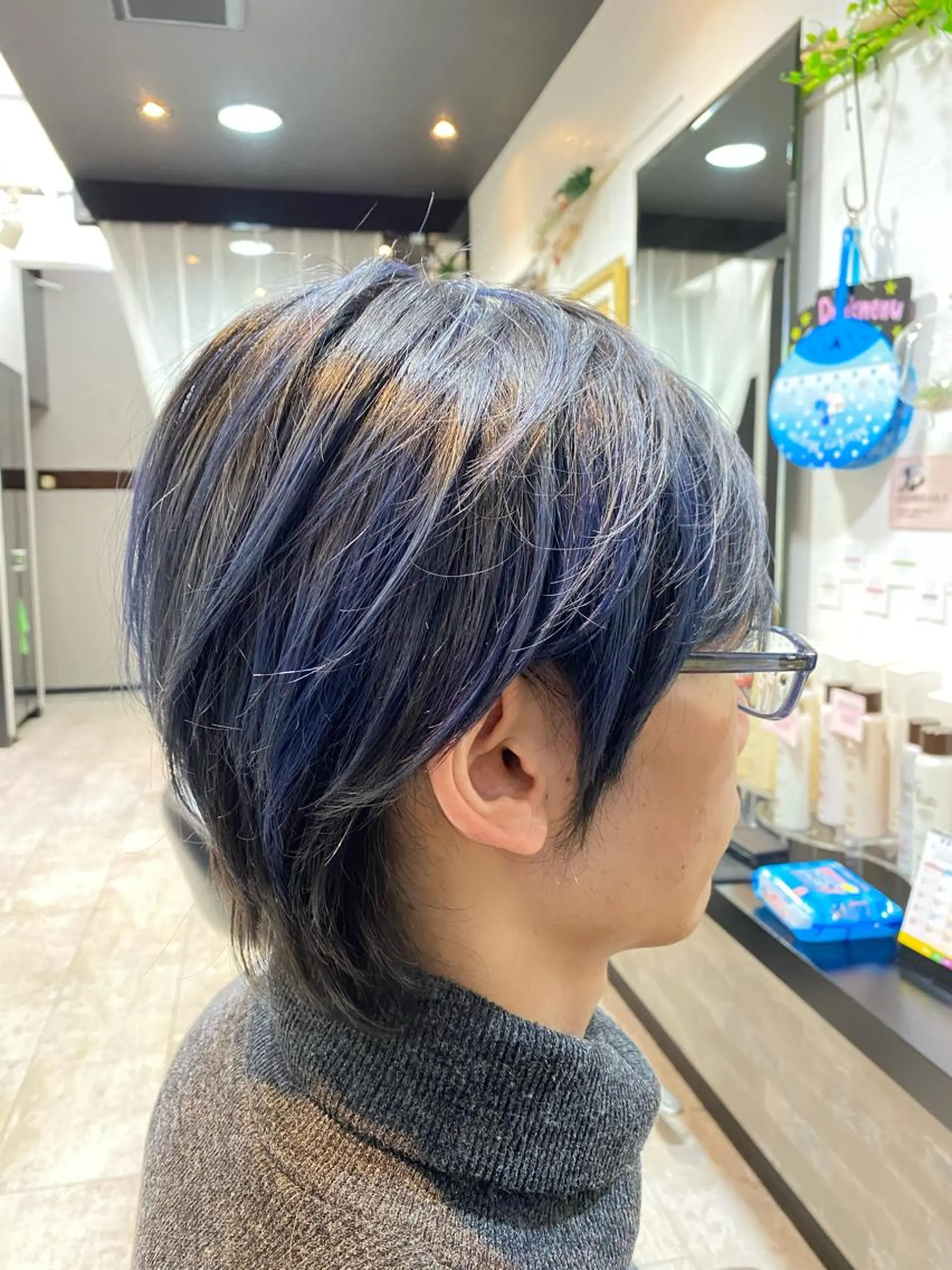 ショート カラー メンズ ブルーカラー グラデーションカラー ネイビーカラー Seasonal〜（シーズナル）所属・伊藤 早人のヘアスタイル