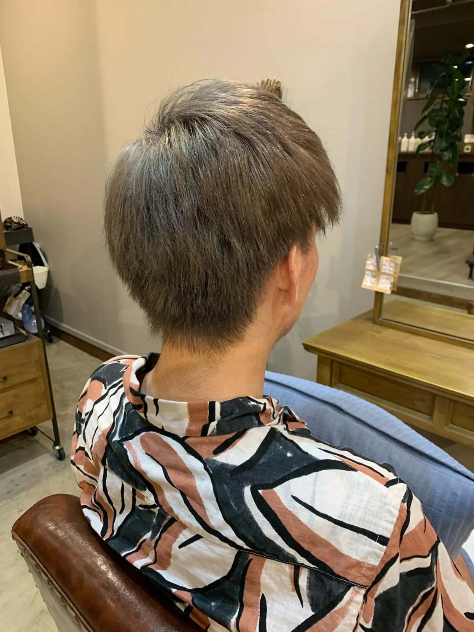 メンズ メンズハイトーン 岡田 匡史のヘアスタイル