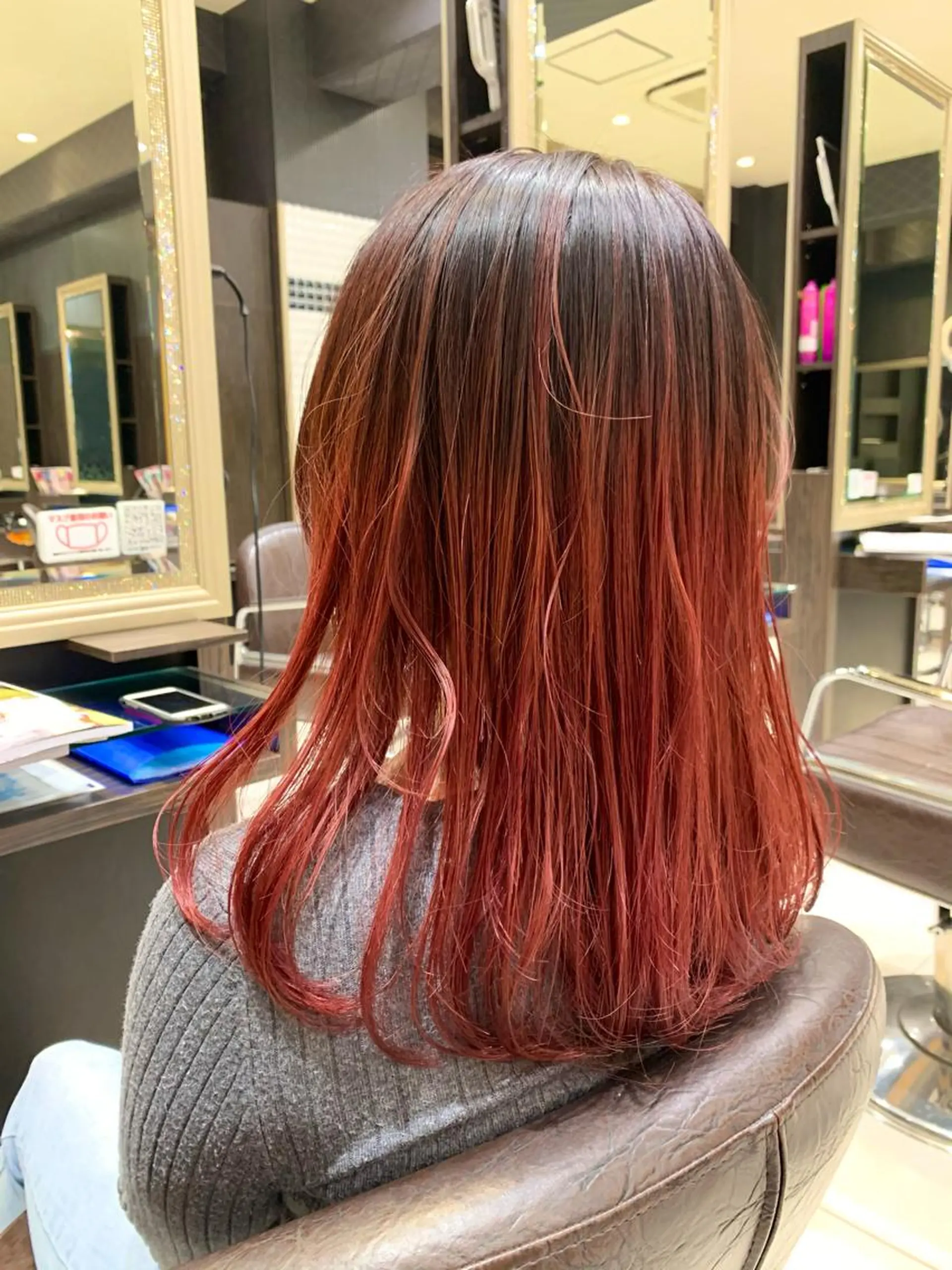 ロング カット ヘアカラー 岡本 勇輝のヘアスタイル