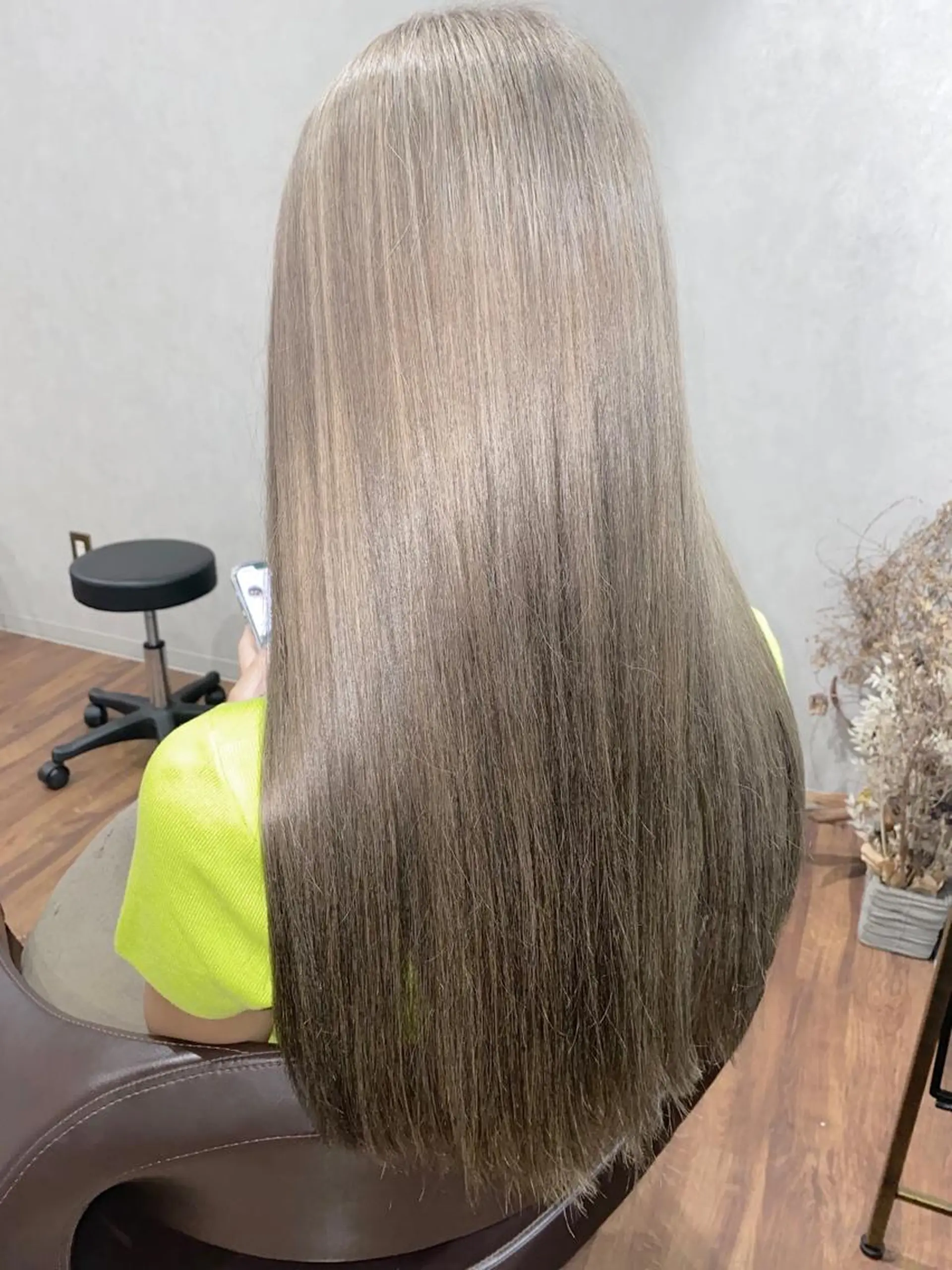 ロング カット ヘアカラー トリートメント _White所属・ＳＨＩ ＺＵのヘアスタイル