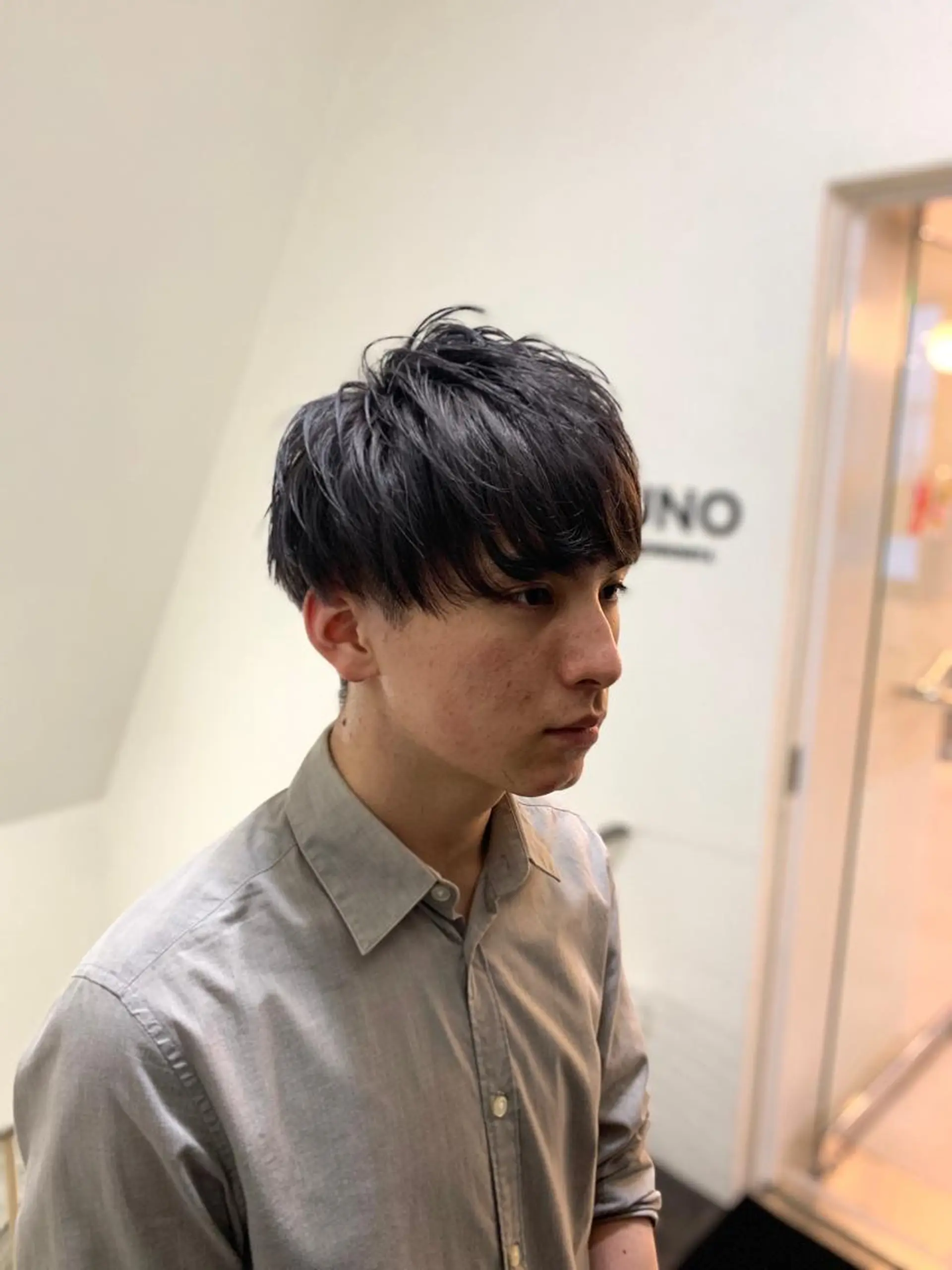 ショート カラー メンズ マッシュ ブルーカラー ブルージュ ショートヘア 【S.BROOM】 店長　西川徹のヘアスタイル