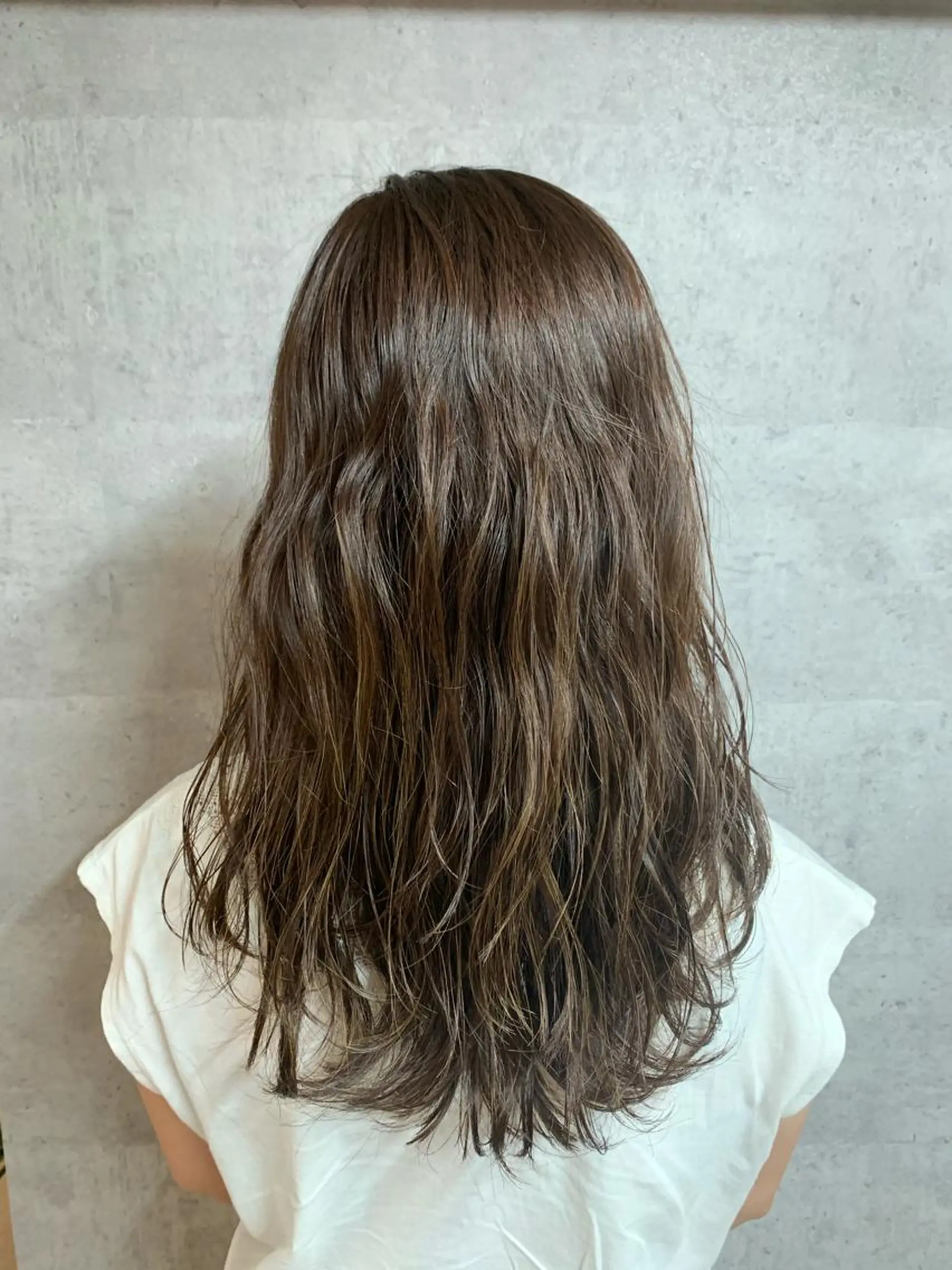 ロング レイヤーカット uru【ウル】所属・島守 桃香のヘアスタイル