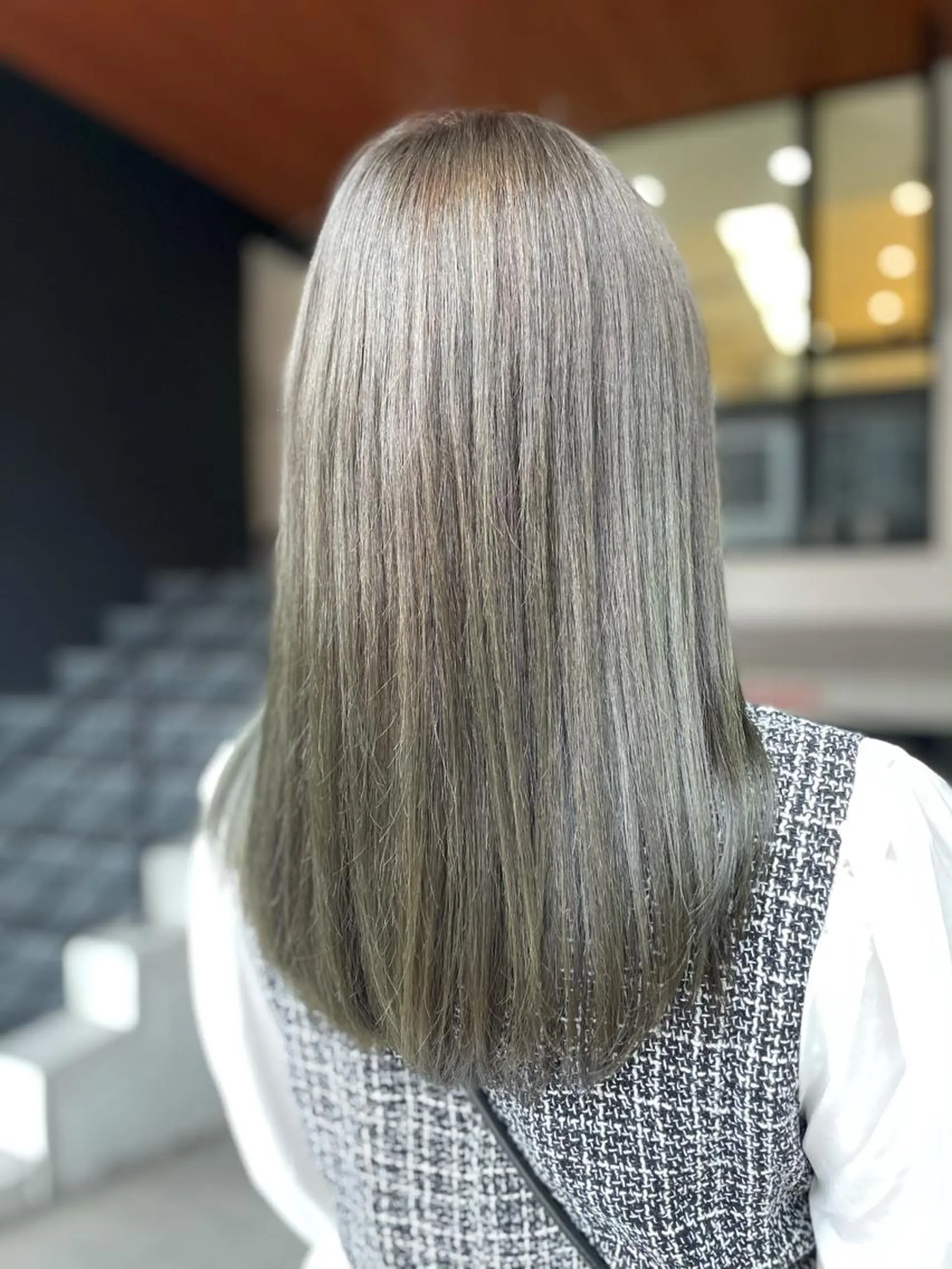 セミロング カラー ベージュカラー オリーブベージュ カット ヘアカラー トリートメント IORI #韓国ヘア#髪質改善のヘアスタイル