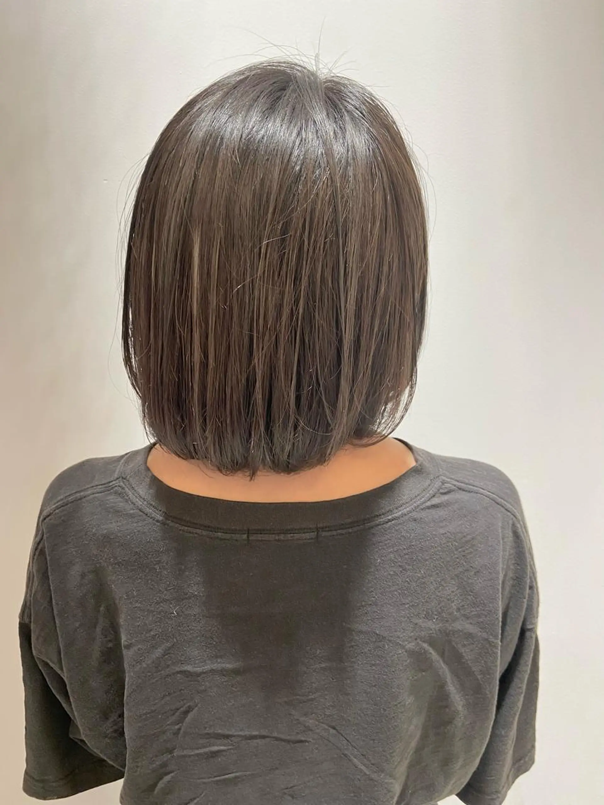 ミディアム カラー ヘアカラー 🐺ウルフ/レイヤー 似合わせ‎🤍沙羅のヘアスタイル