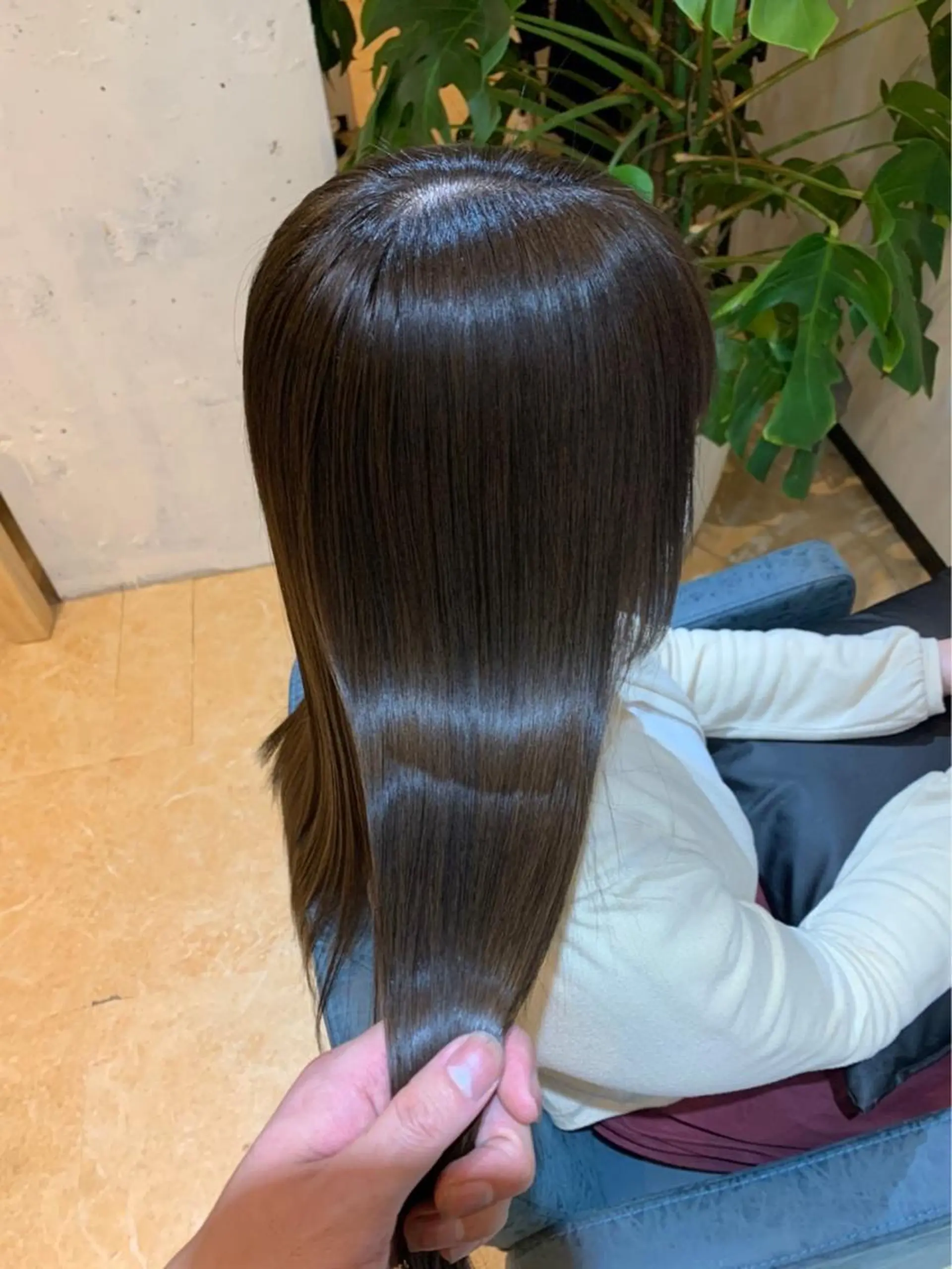 セミロング 髪質改善 カット ヘアカラー トリートメント 髪質改善ayame 横山諒のヘアスタイル