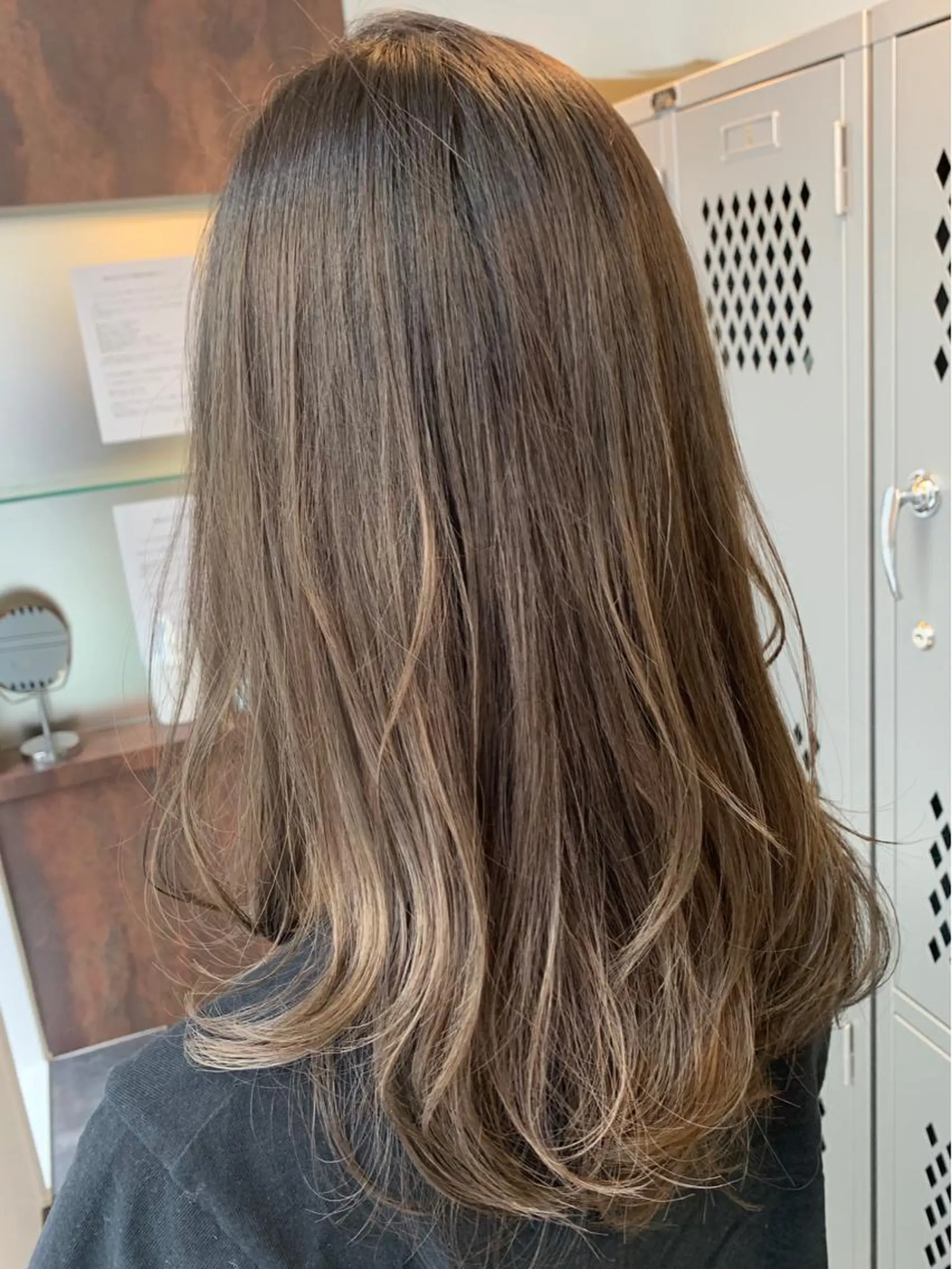 ミディアム カラー カット ヘアカラー トリートメント WISTERIA P LUS1 ikumiのヘアスタイル