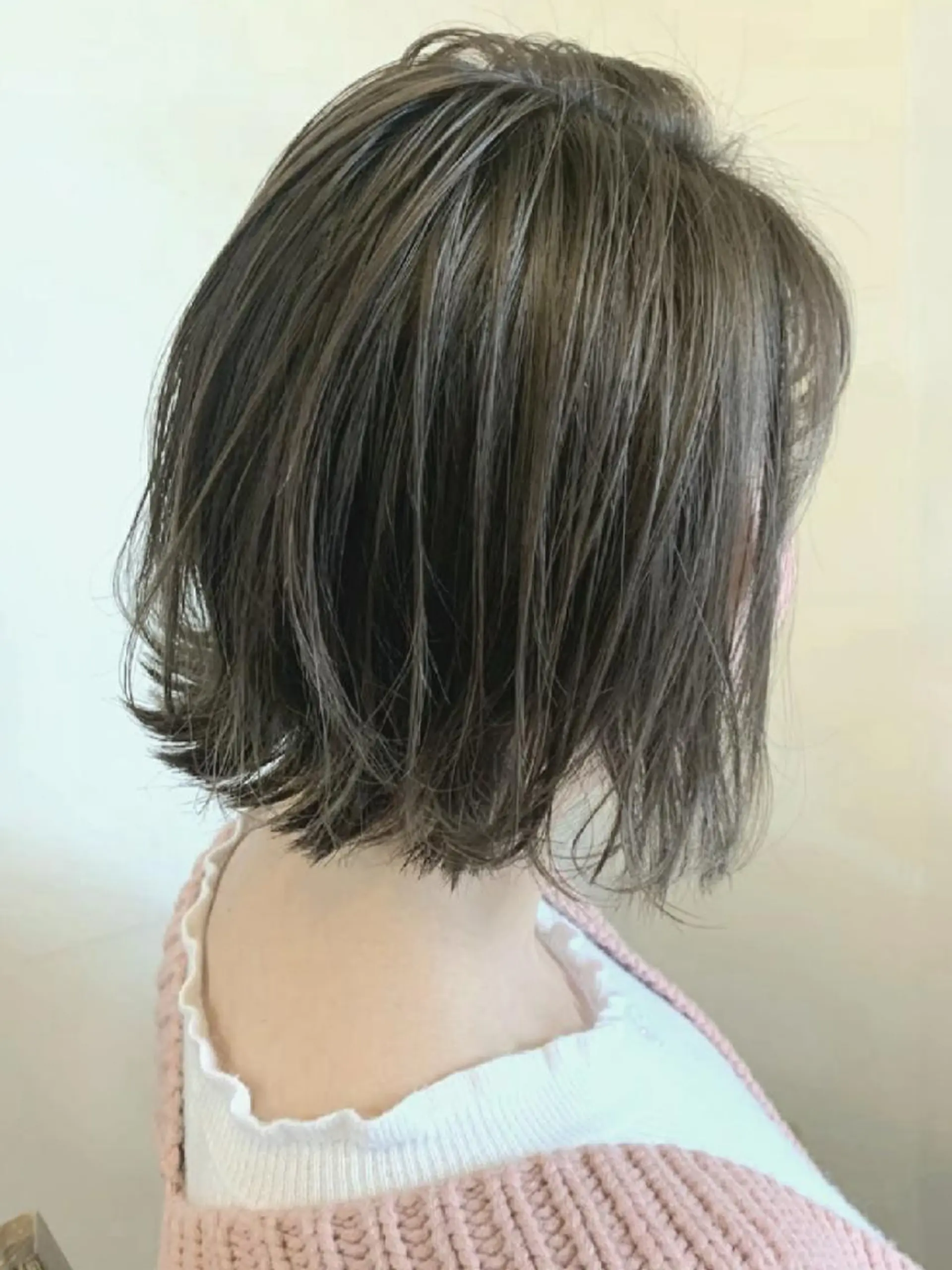 ショート カラー デザイナー Anne アンのヘアスタイル