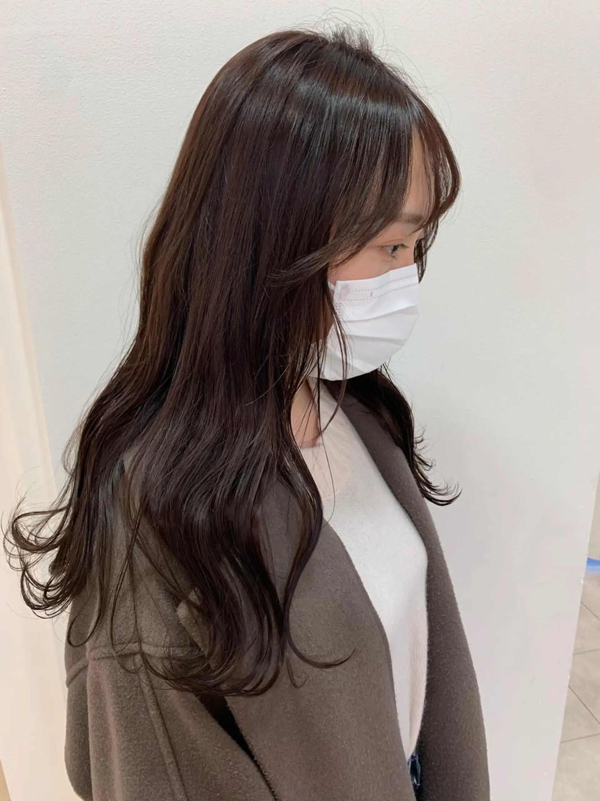 ロング カラー カット ヘアカラー トリートメント 顔まわりカット✄ ベージュカラー🧸のヘアスタイル