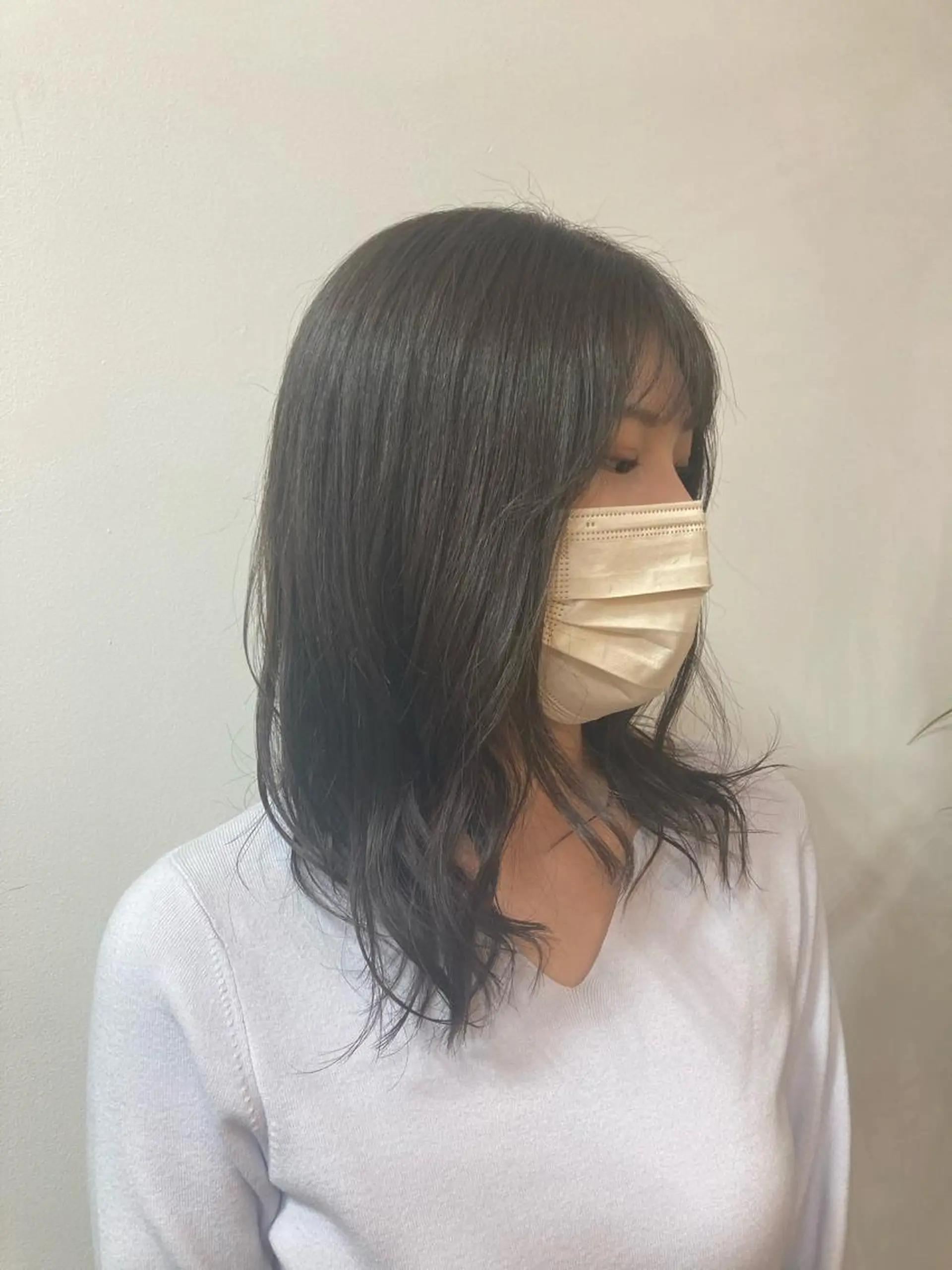 ミディアム 阪口 依美奈のヘアスタイル