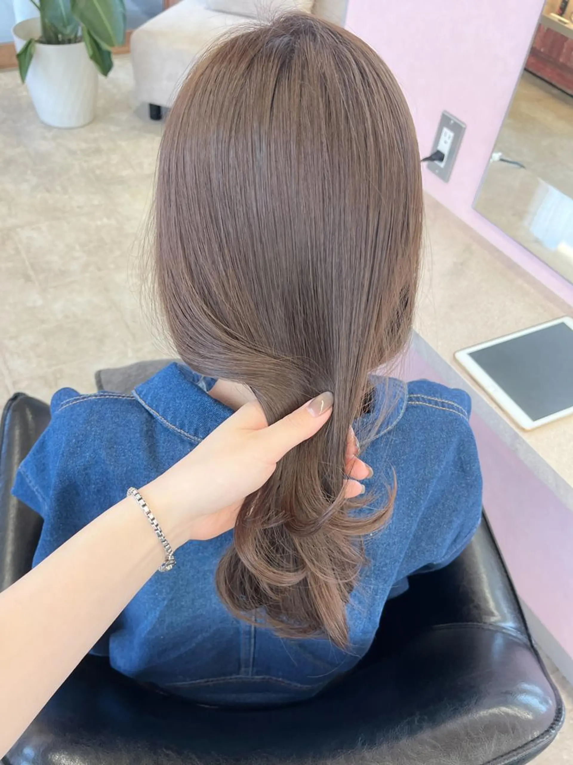 セミロング ヘアカラー MATTY rioのヘアスタイル