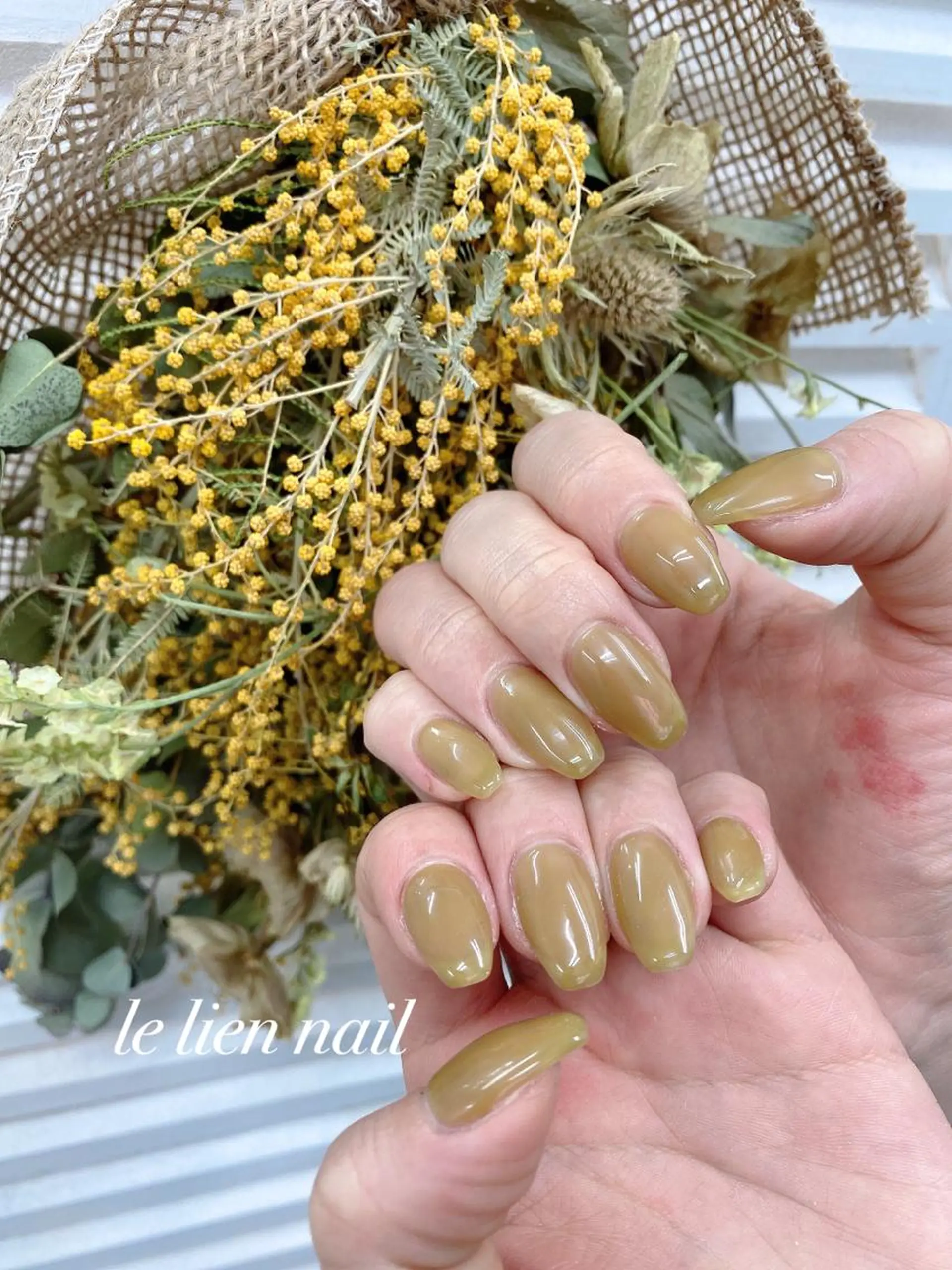 ネイル グリーン ワンカラーネイル ピスタチオネイル スクエアネイル ハンドネイル le lien nailのネイルデザイン